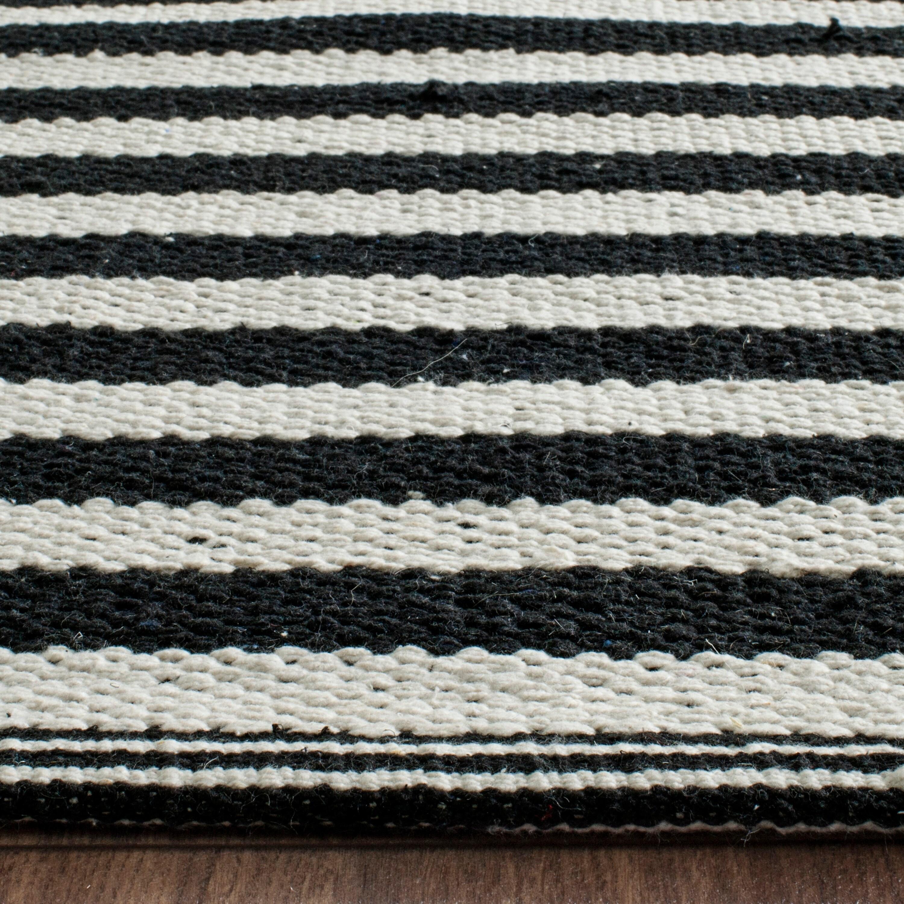 Montauk MTK715 Hand Woven Indoor Accent Rug - Ivory/Black - 2'6"x4' - Safavieh