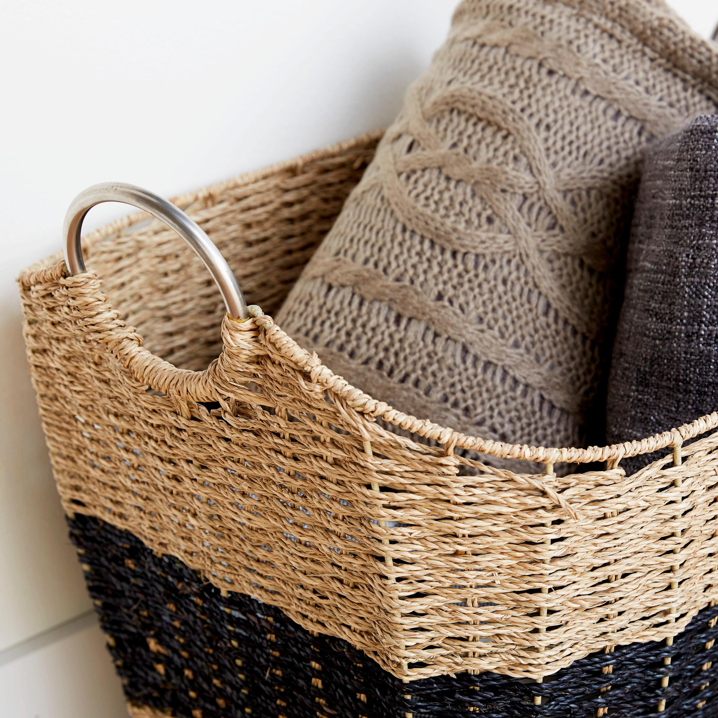 DecMode 21" x 19" Brown Seagrass Handmade Two Toned Storage Basket with Metal Handles, 1-Piece