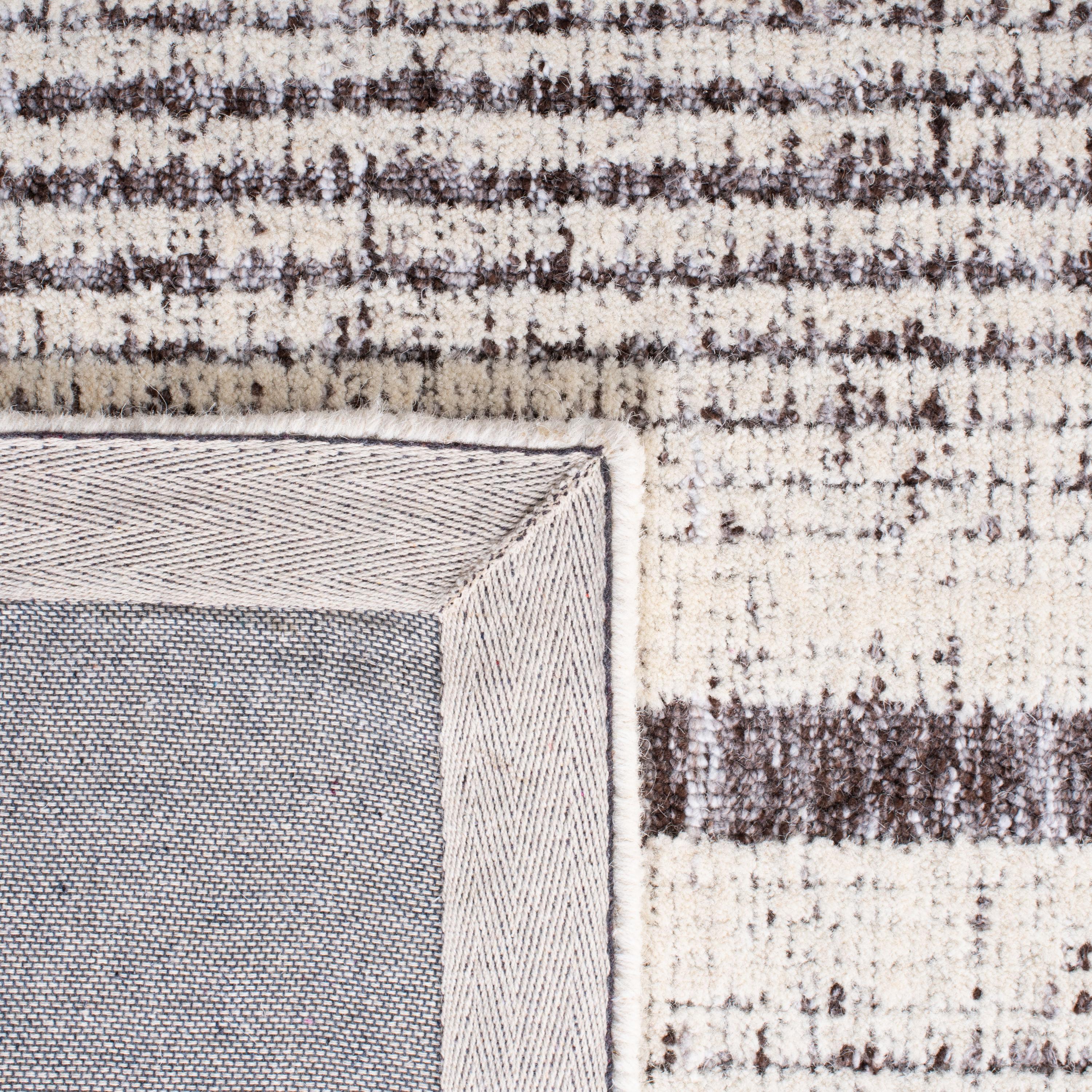 SAFAVIEH Metro Bayon Bordered Area Rug, Grey/Ivory, 4' x 6'