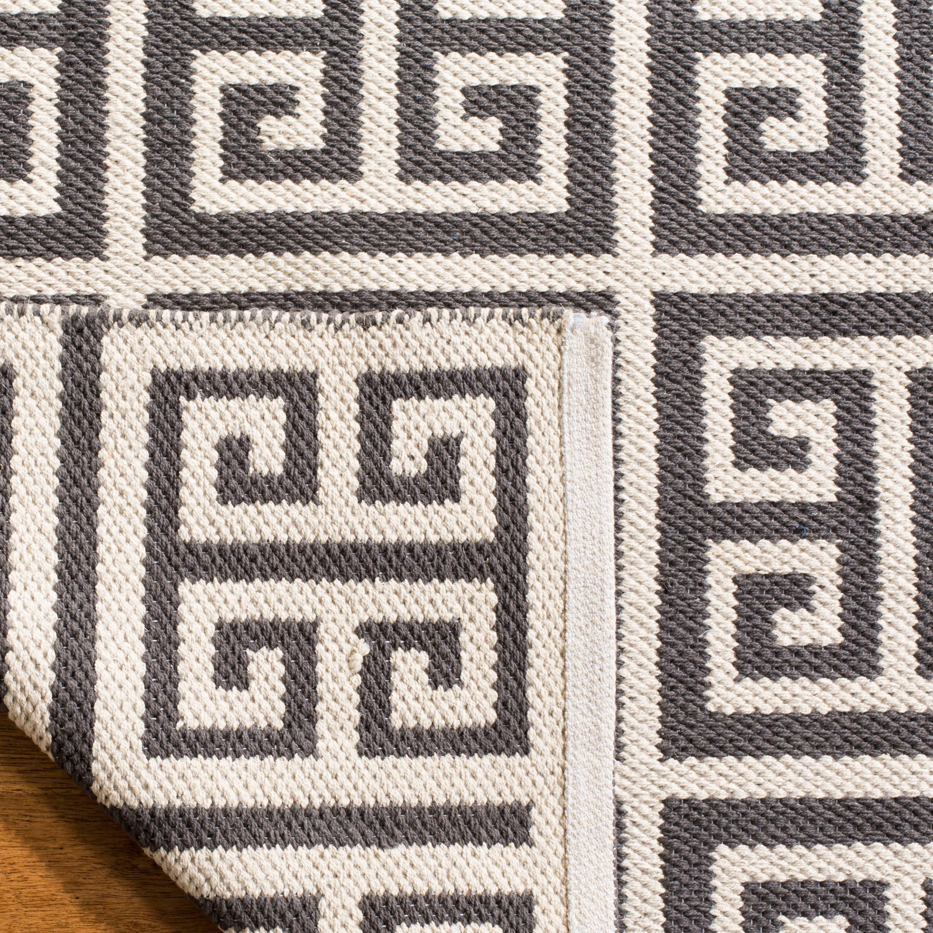 Montauk MTK724 Hand Woven Indoor Accent Rug - Dark Grey/Ivory - 2'6"x4' - Safavieh.