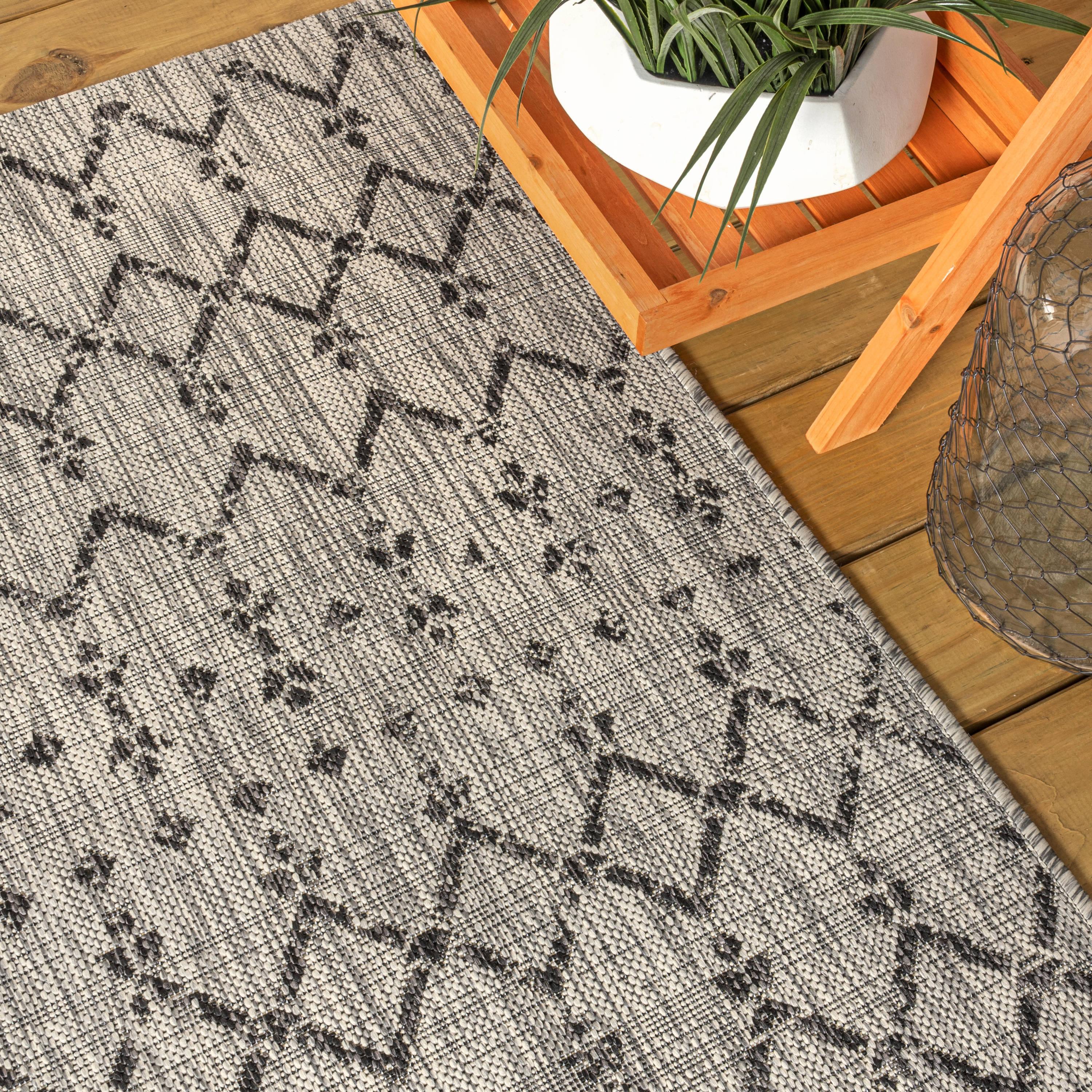 5'x8' Ourika Moroccan Geometric Textured Weave Indoor/Outdoor Area Rug, Light Gray/Black - JONATHAN Y