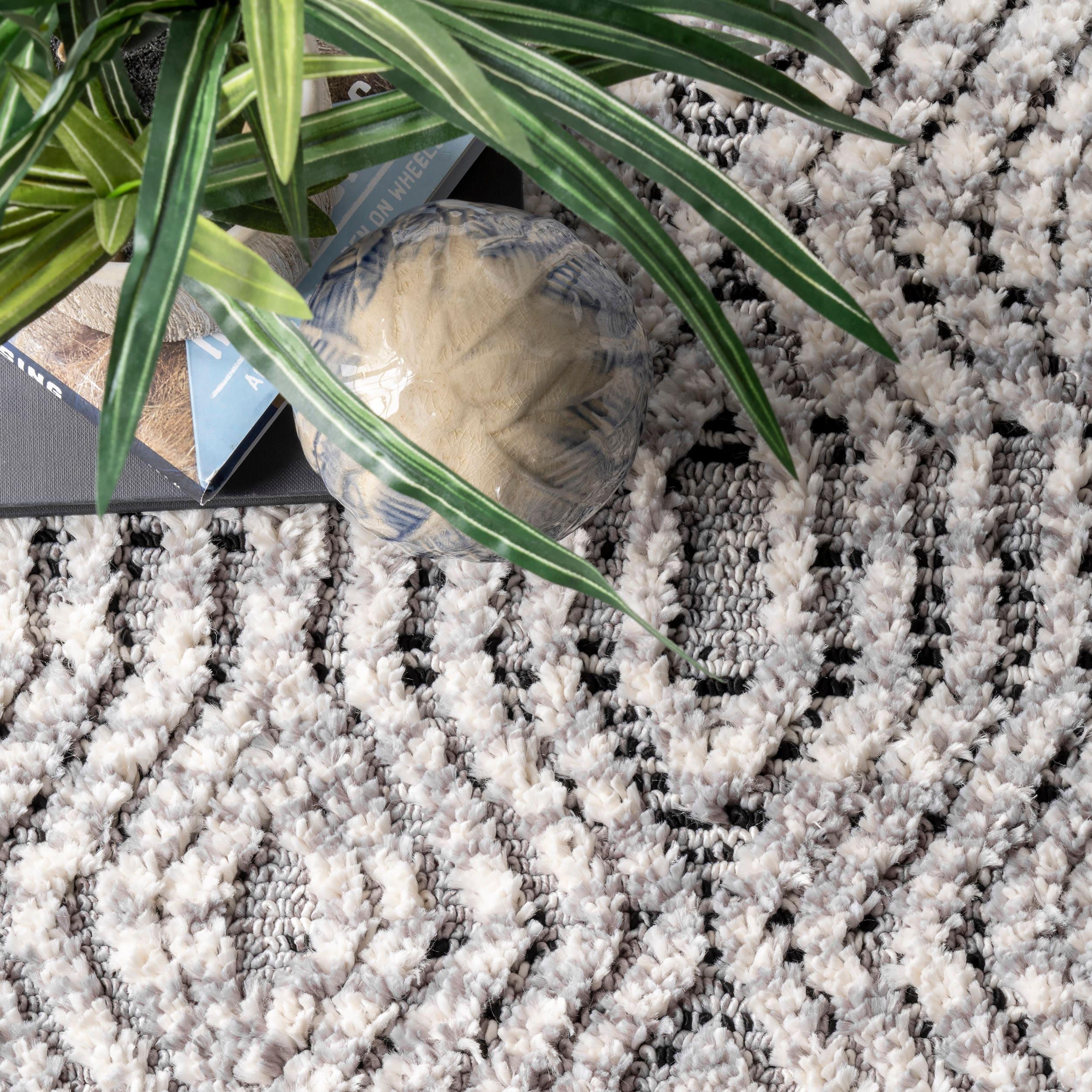 Nuloom Arielle Soft Trellis Textured Tassel Indoor Area Rug, 4' x 6'