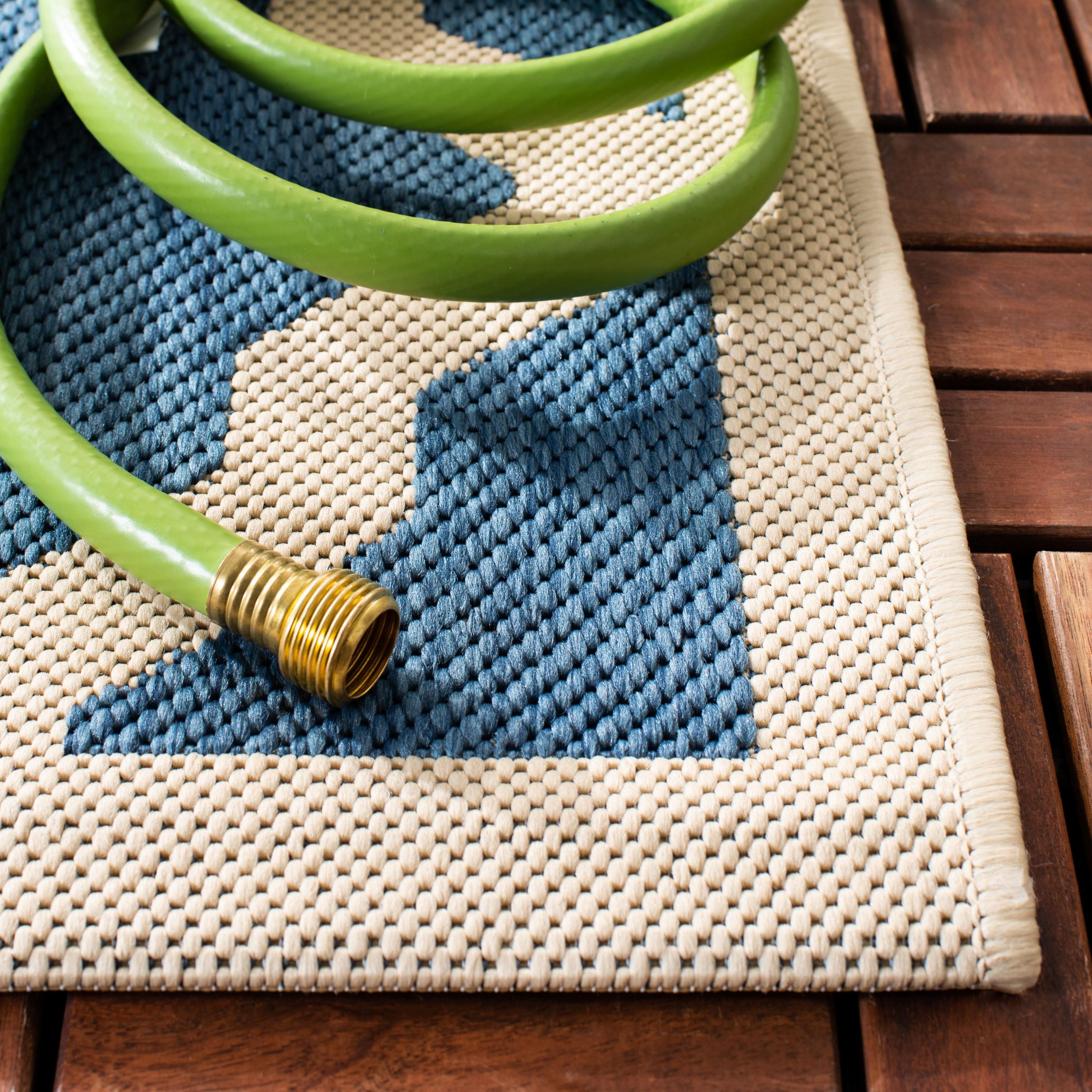 Safavieh Courtyard Amber Quatrefoil Indoor/Outdoor Area Rug, 4' x 4' Square, Blue/Beige