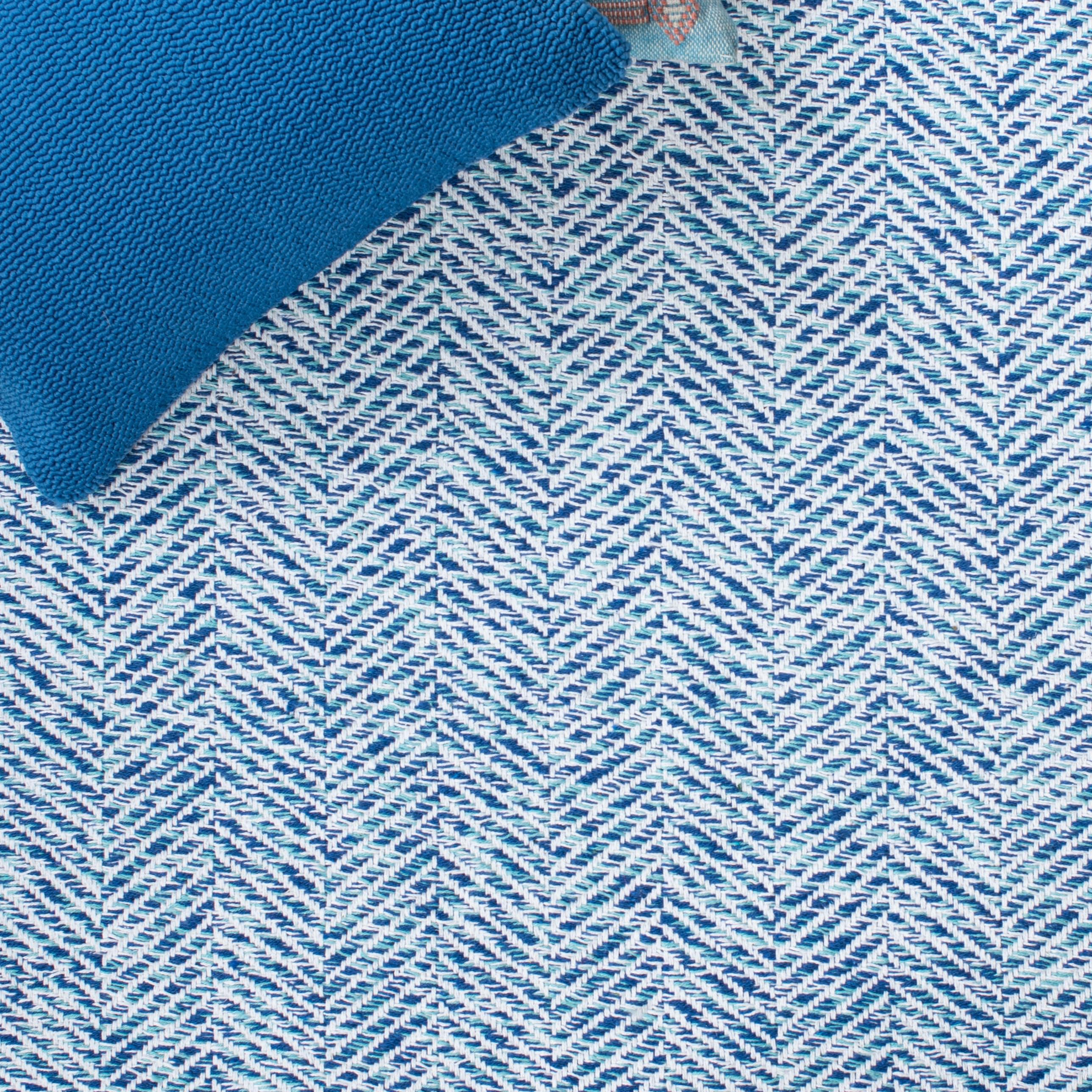 SAFAVIEH Nantucket Noelle Geometric Chevron Area Rug, Blue, 9' x 12'