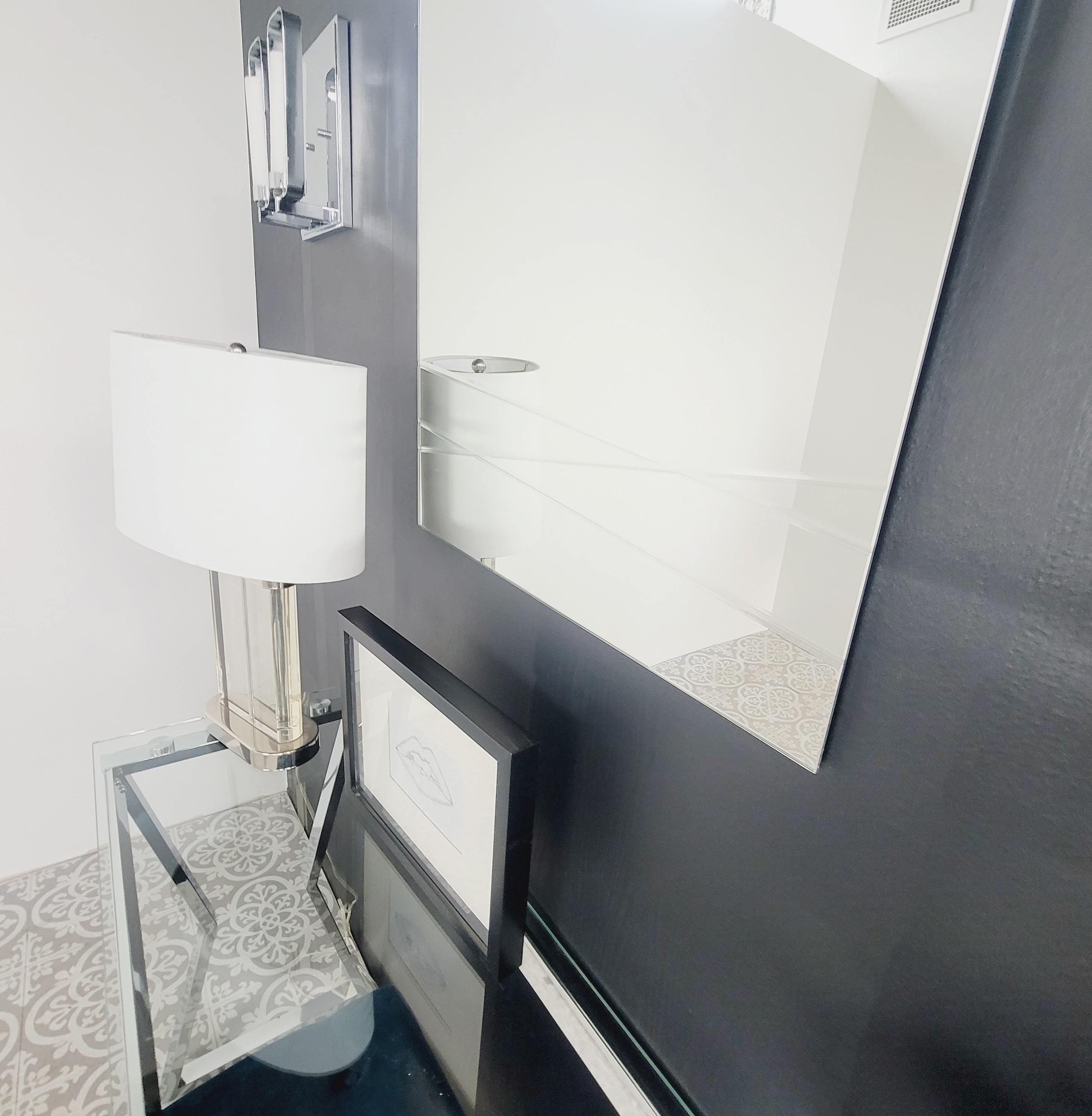 Decor Wonderland SSM19N2 39.5 x 23.6 in. Brenda XL Etched Modern Wall Mirror with Dual Mounting Brackets