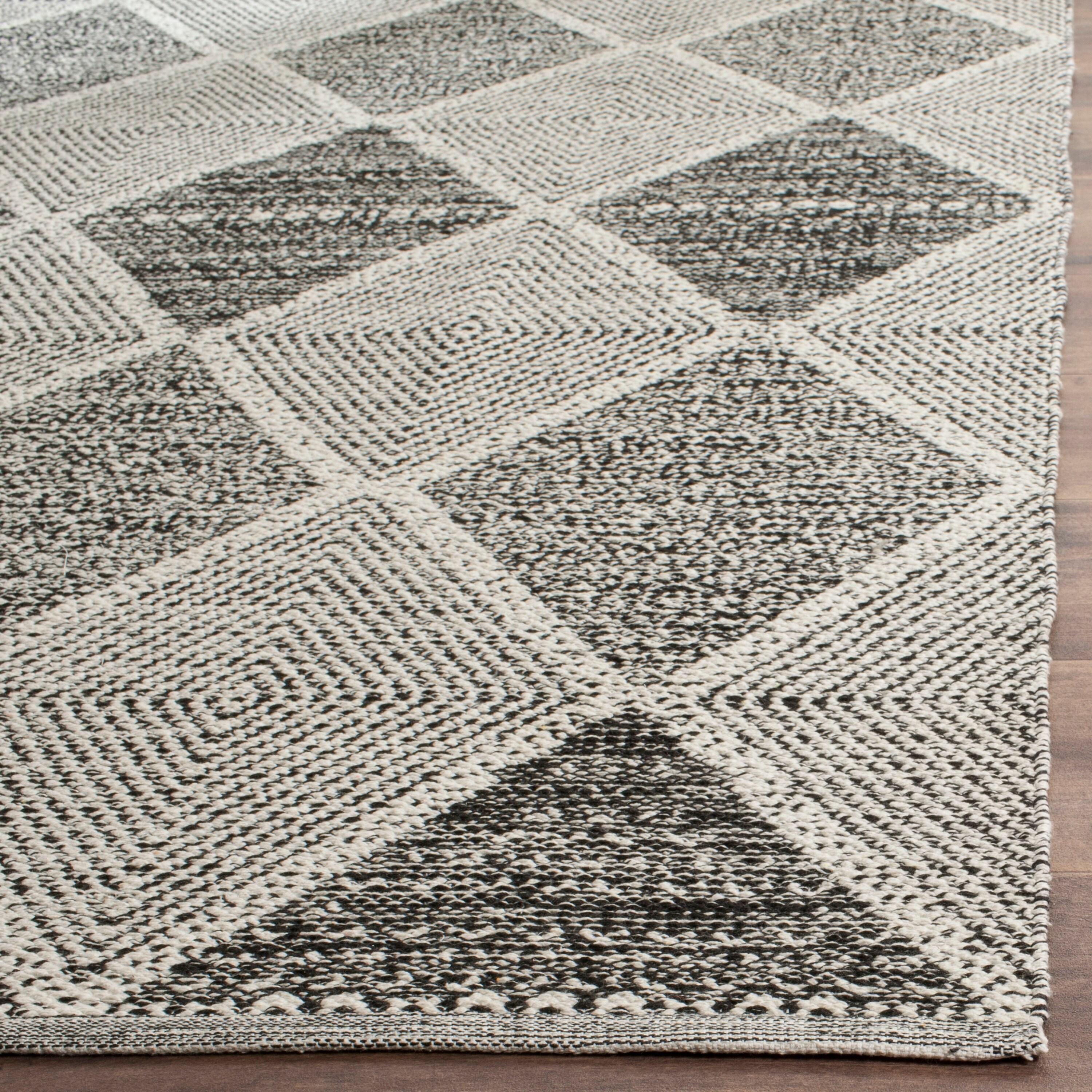 Montauk MTK822 Hand Woven Indoor Accent Rug - Black - 3'x5' - Safavieh.