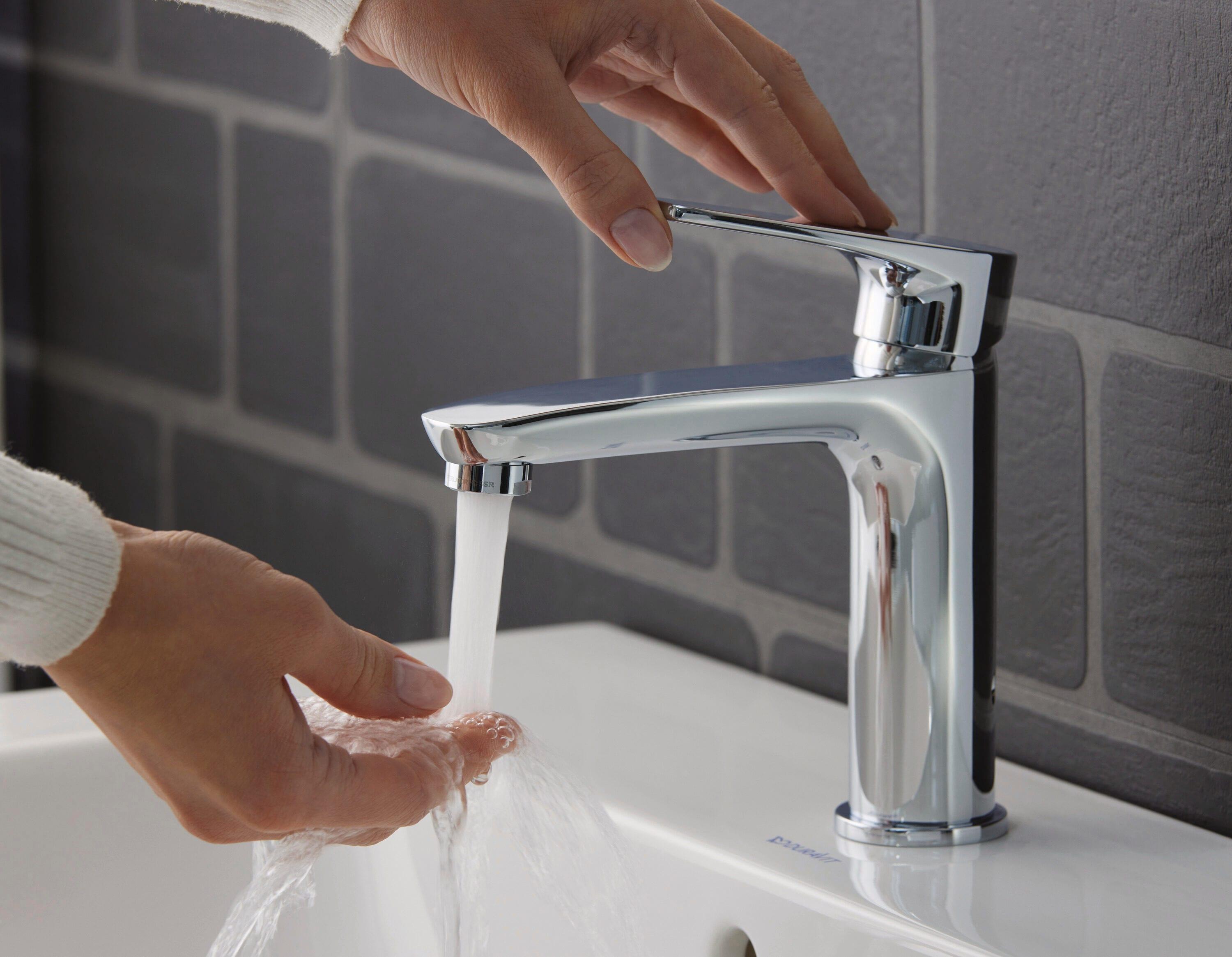 Single Hole Bathroom Faucet