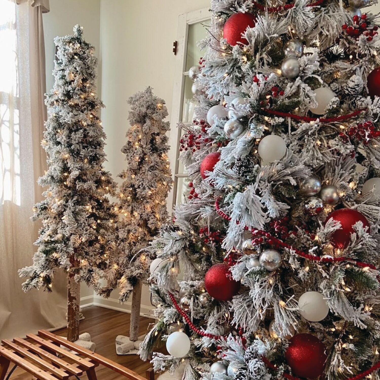 Vickerman 5' Flocked Spruce Artificial Christmas Tree, Clear Lights