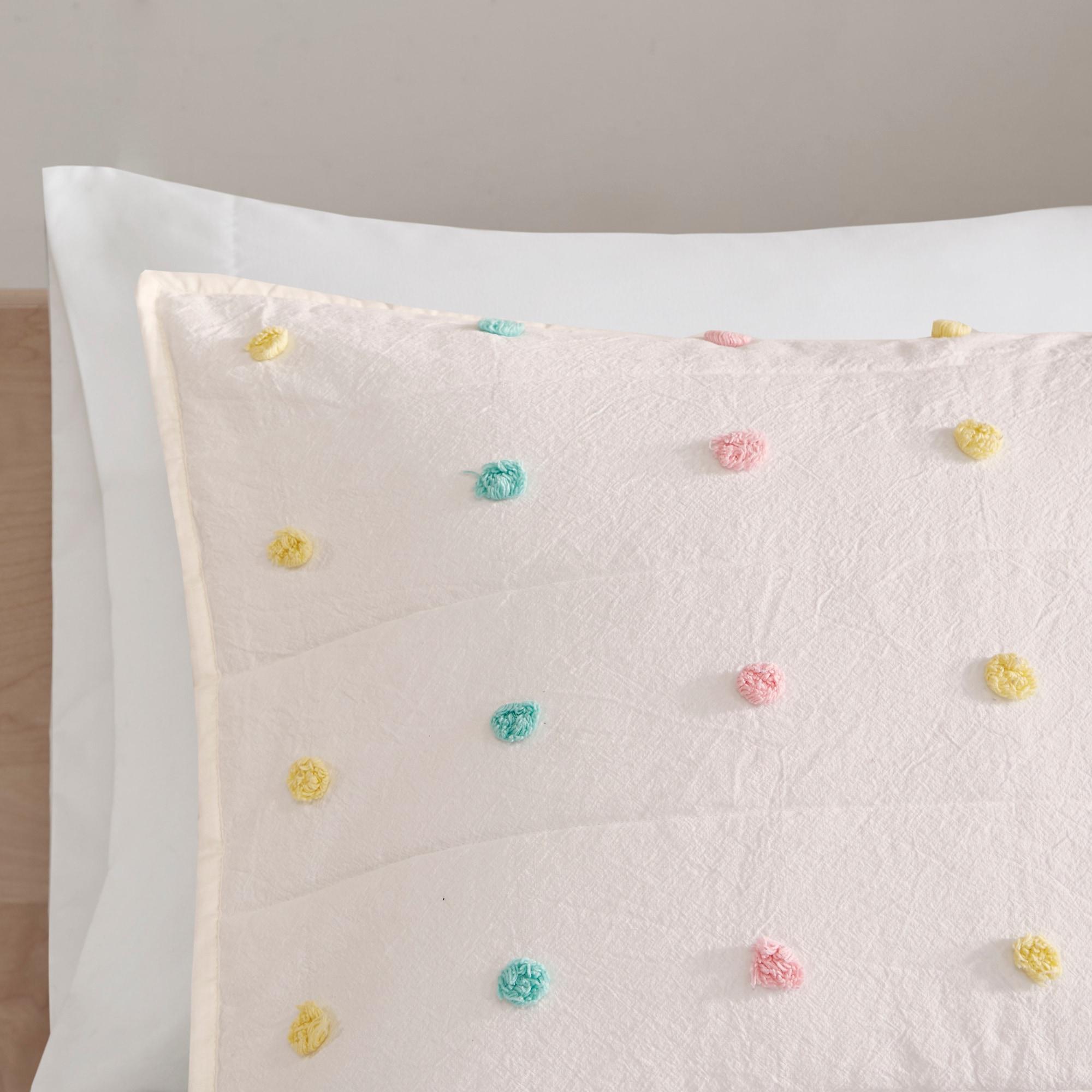 Intelligent Design Kids Callie Pom Pom Cotton Jacquard Quilt Set with Throw Pillows