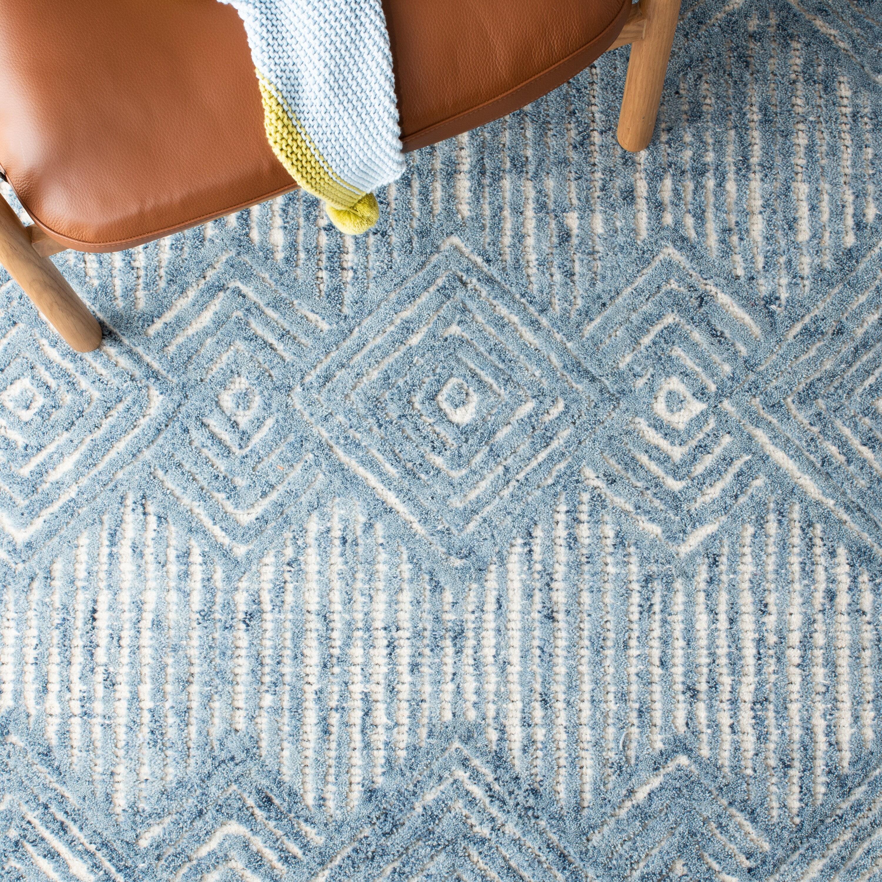Hand-Tufted Woolen Luxe Accent Rug in Striking Blue - 5' x 8'