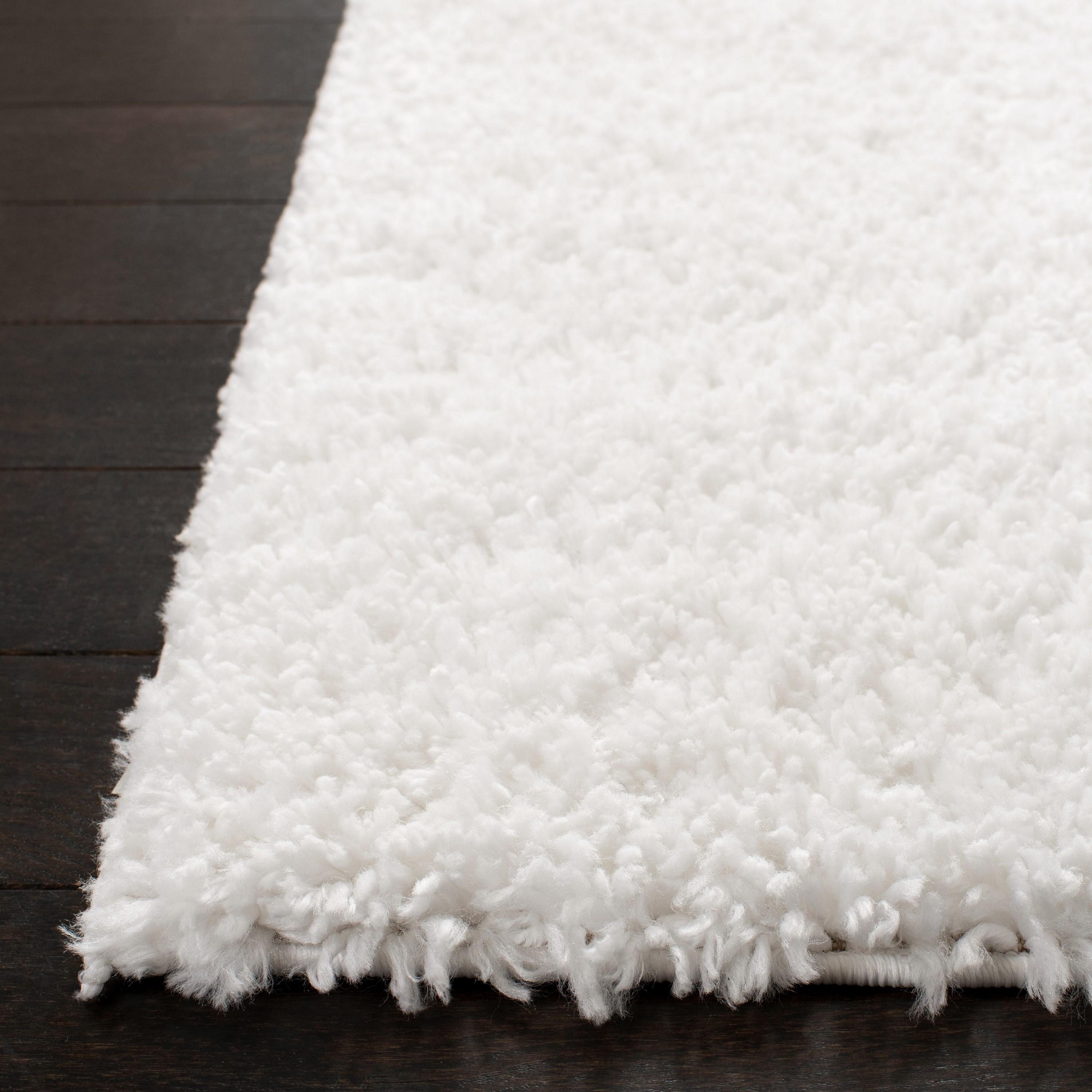 SAFAVIEH August Carlene Solid Plush Shag Area Rug, White, 4' x 6'