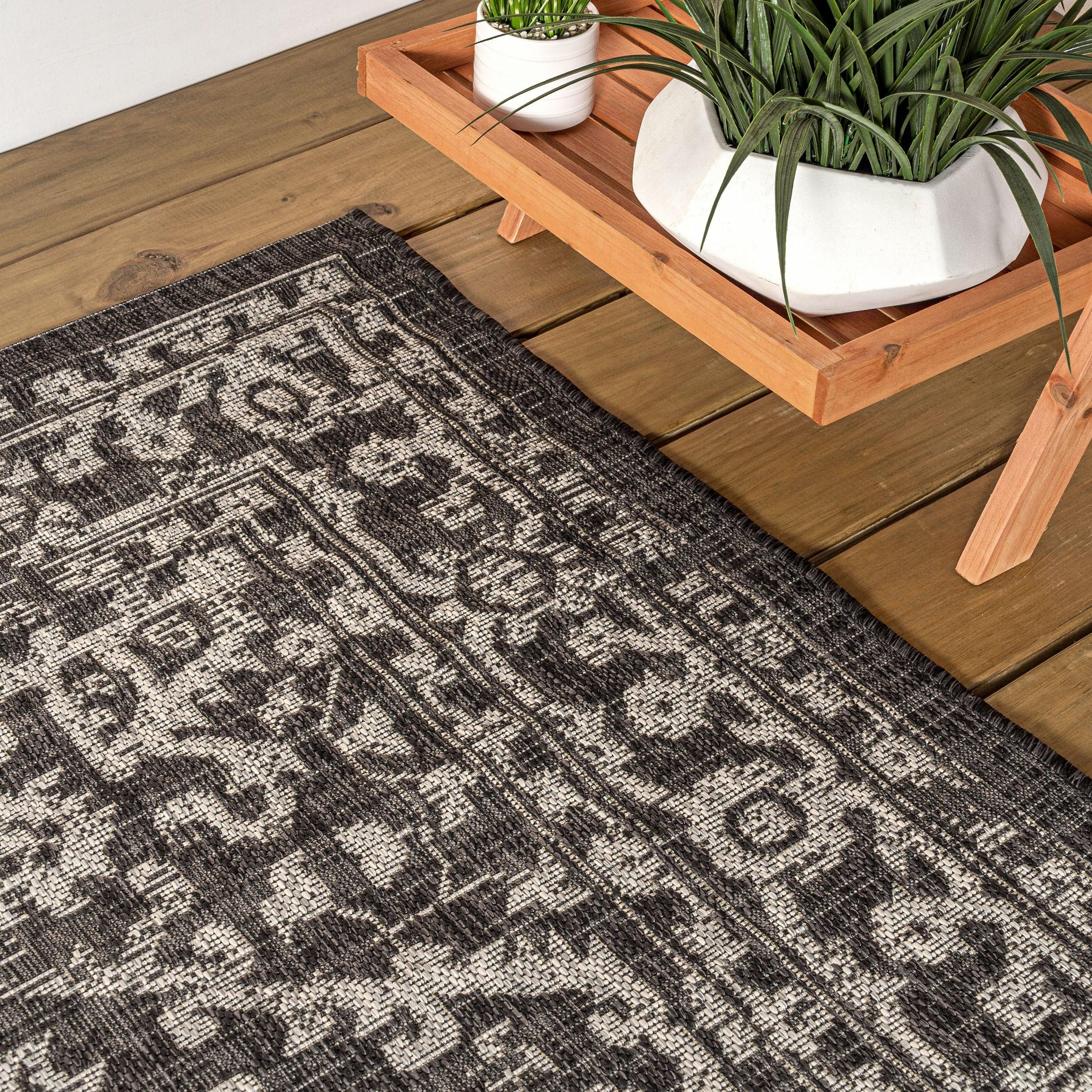 Malta Bohemian Inspired Medallion Textured Weave Indoor/Outdoor Area Rug - JONATHAN Y