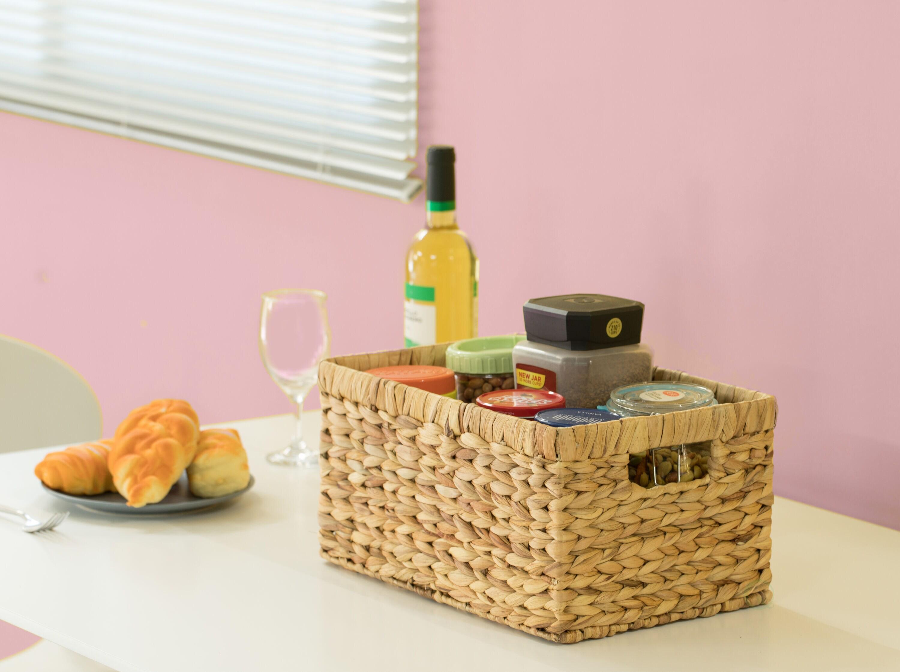 Vintiquewise QI003544.M 7.1 x 13.8 x 9.45 in. Natural Woven Water Hyacinth Wicker Rectangular Storage Bin Basket with Handles, Brown - Medium