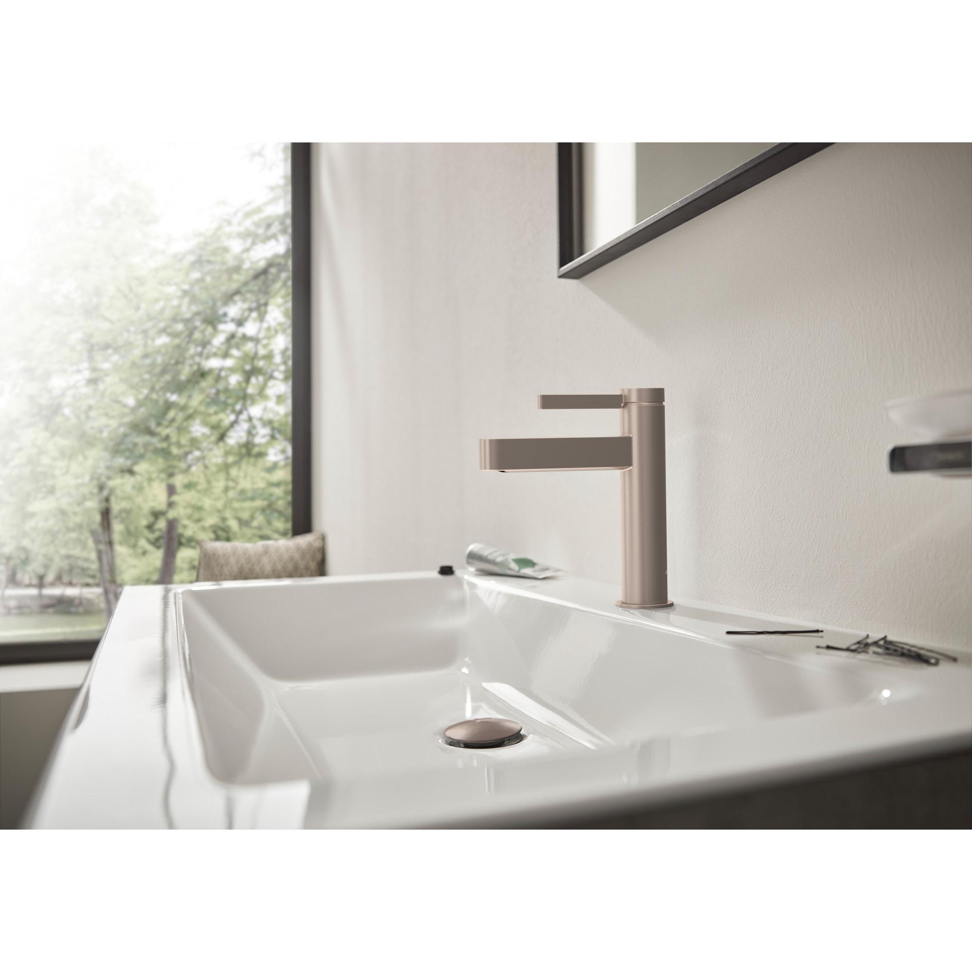 Finoris Single-Hole Faucet with Pop-Up Drain