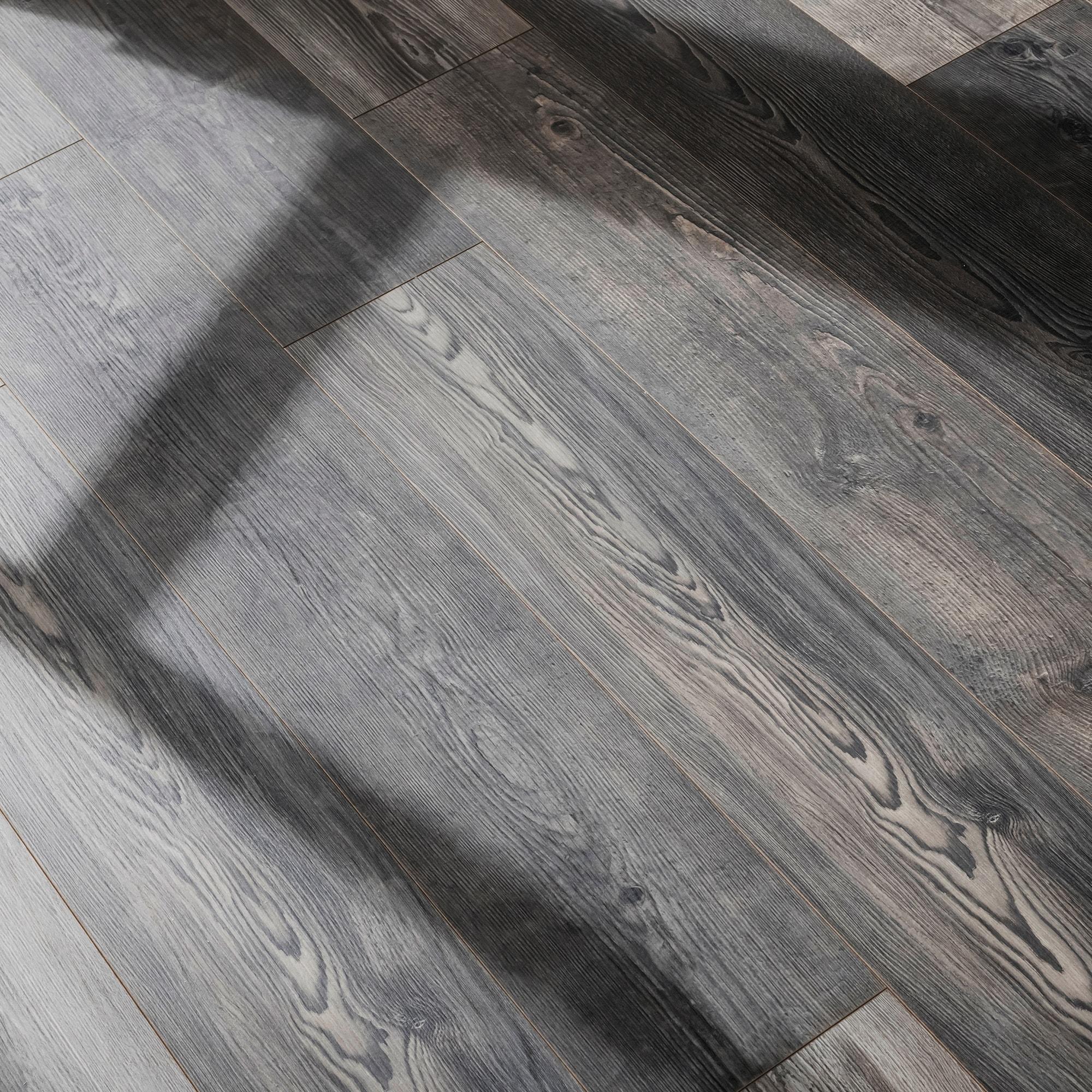 Pergo Xtra 7" x 47" x 12mm Laminate Flooring
