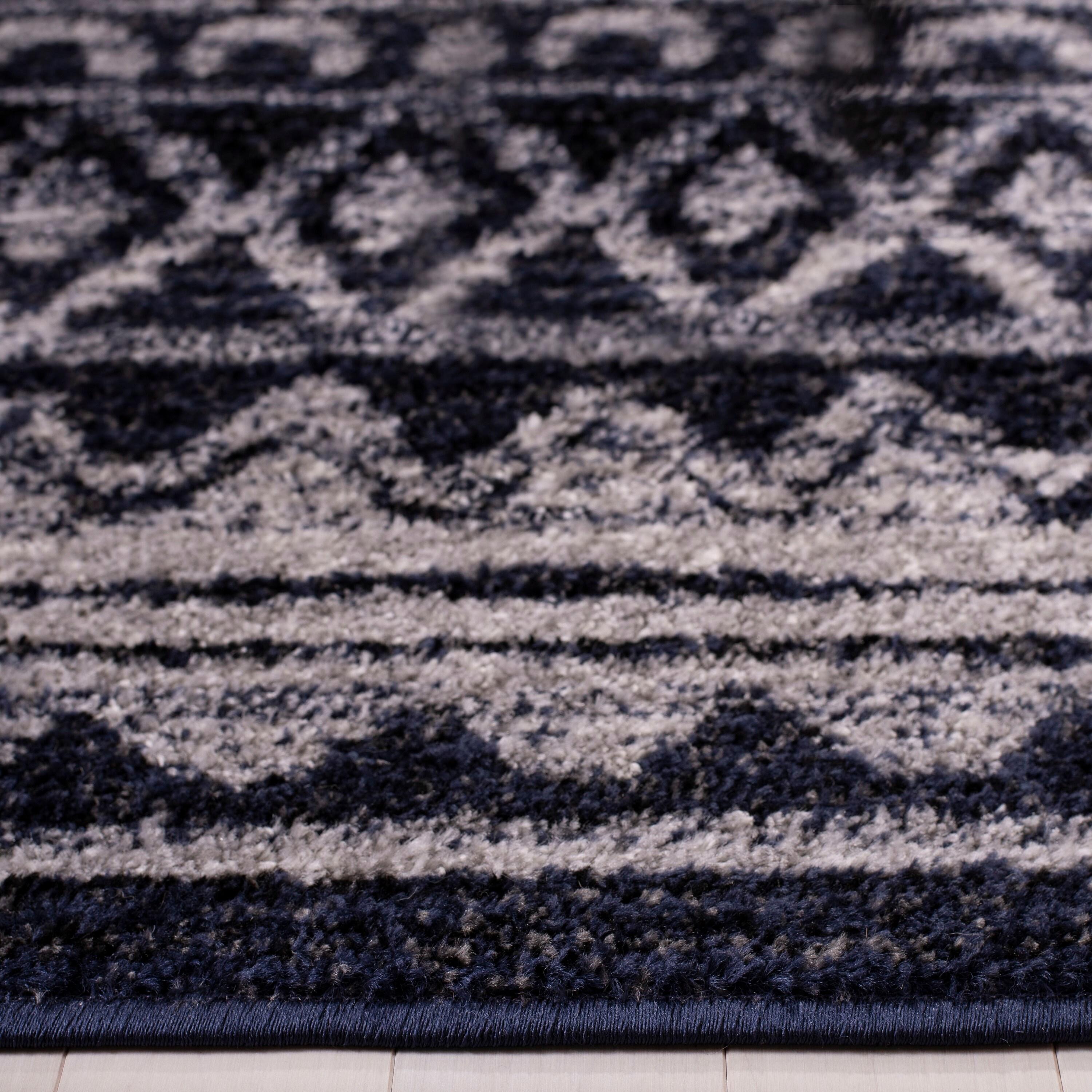 Adirondack ADR119 Machine Made Indoor Accent Rug - Ivory/Navy - 2'-6"x4' - Safavieh