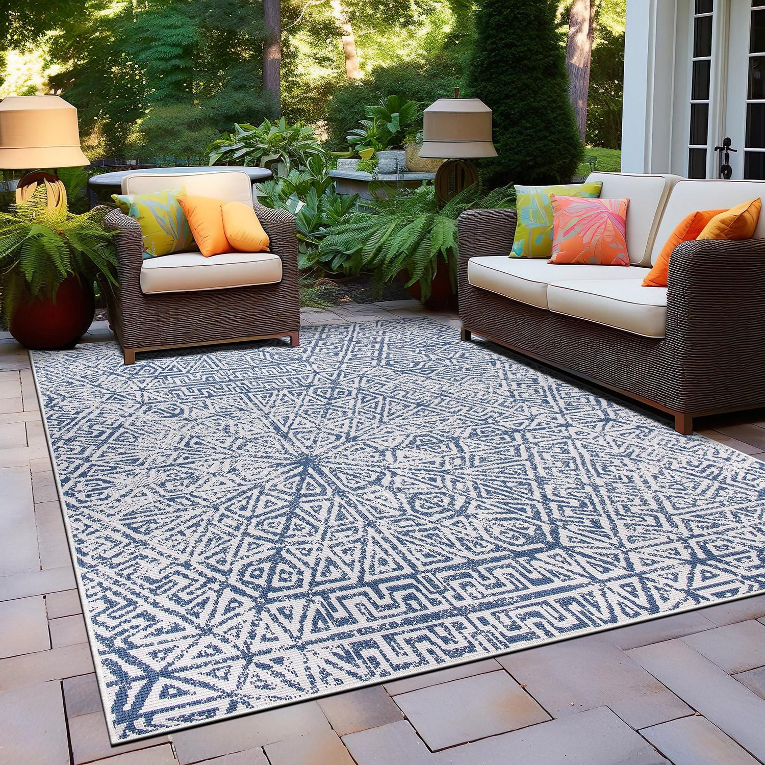 Nuloom Kandace Geometric 5x8 Indoor/Outdoor Area Rug for Living Room Patio Deck Front Porch Kitchen, Blue/Ivory