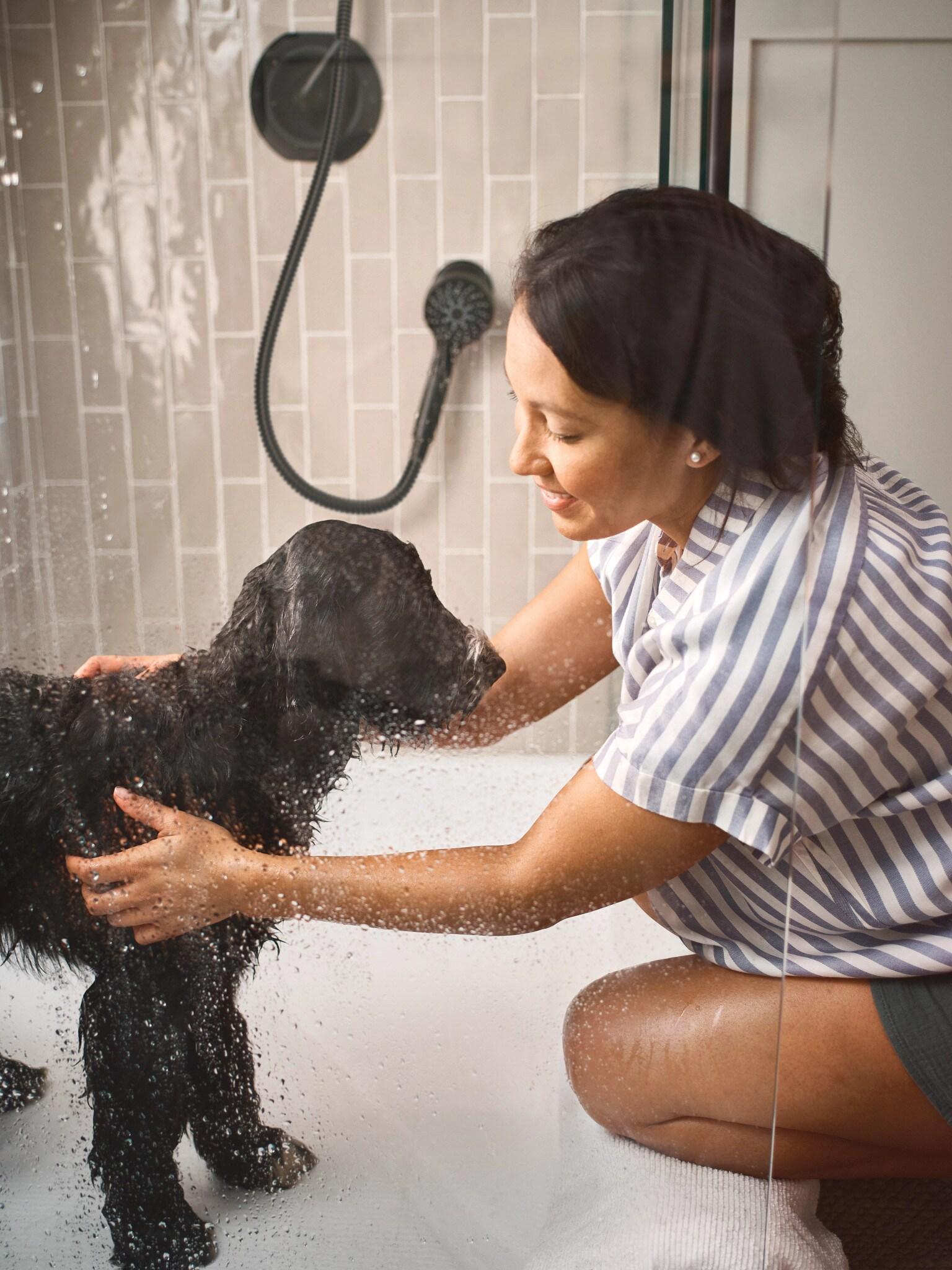 Co-t Moen Engage Magnetix 2-In-1 Shower Head With Handheld Spray, Magnetic Docking System, Matte Black Finish, Multiple Spray Settings, 60" Kink-Free Hose J21BF6624