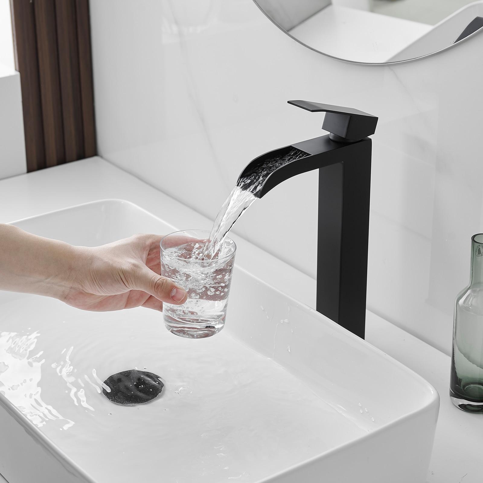 Vessel Sink Faucet Single-handle Bathroom Faucet with Drain Assembly