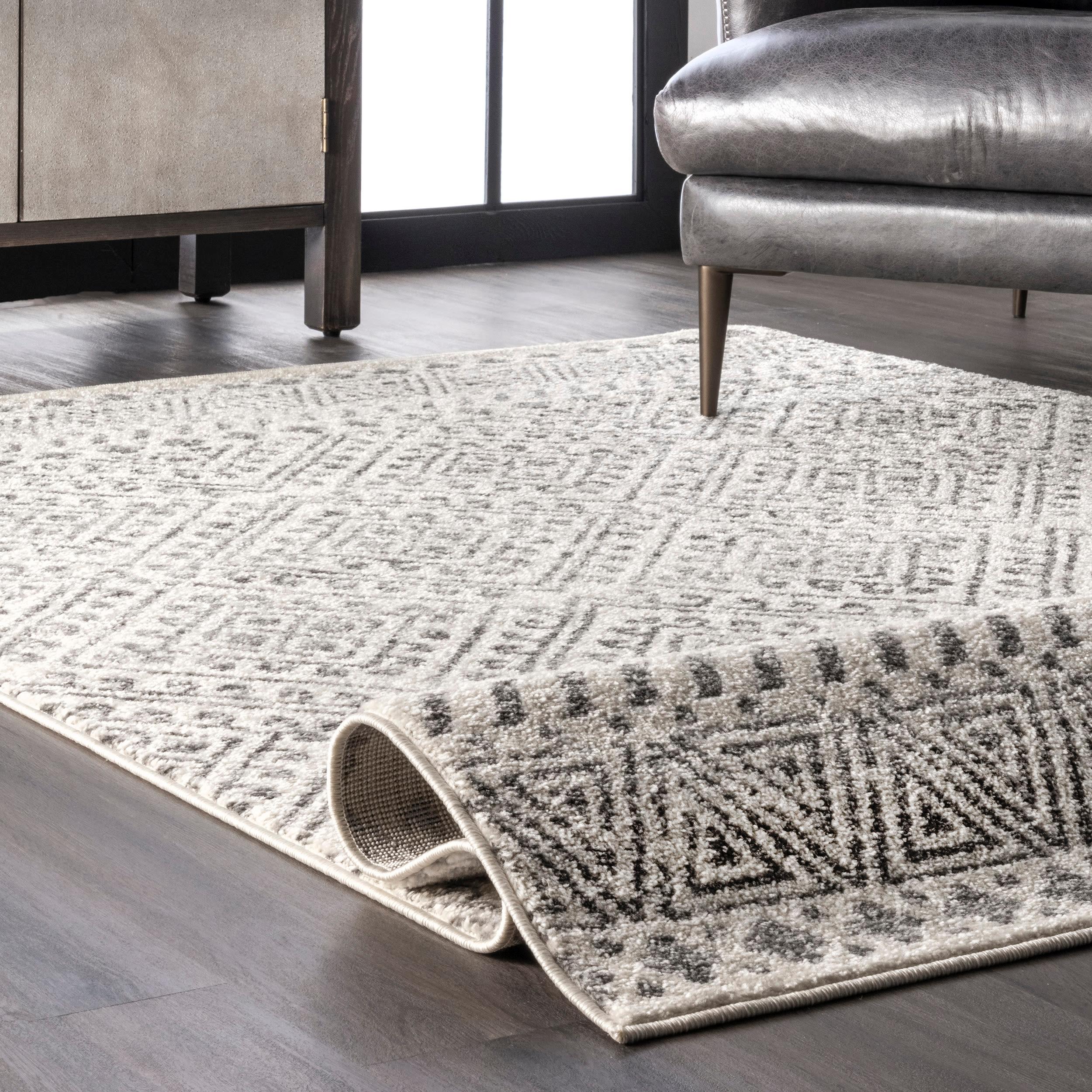 Nuloom Camila Geometric 7x9 Indoor Area Rug for Living Room Bedroom Dining Room Kitchen, Off White/Ivory