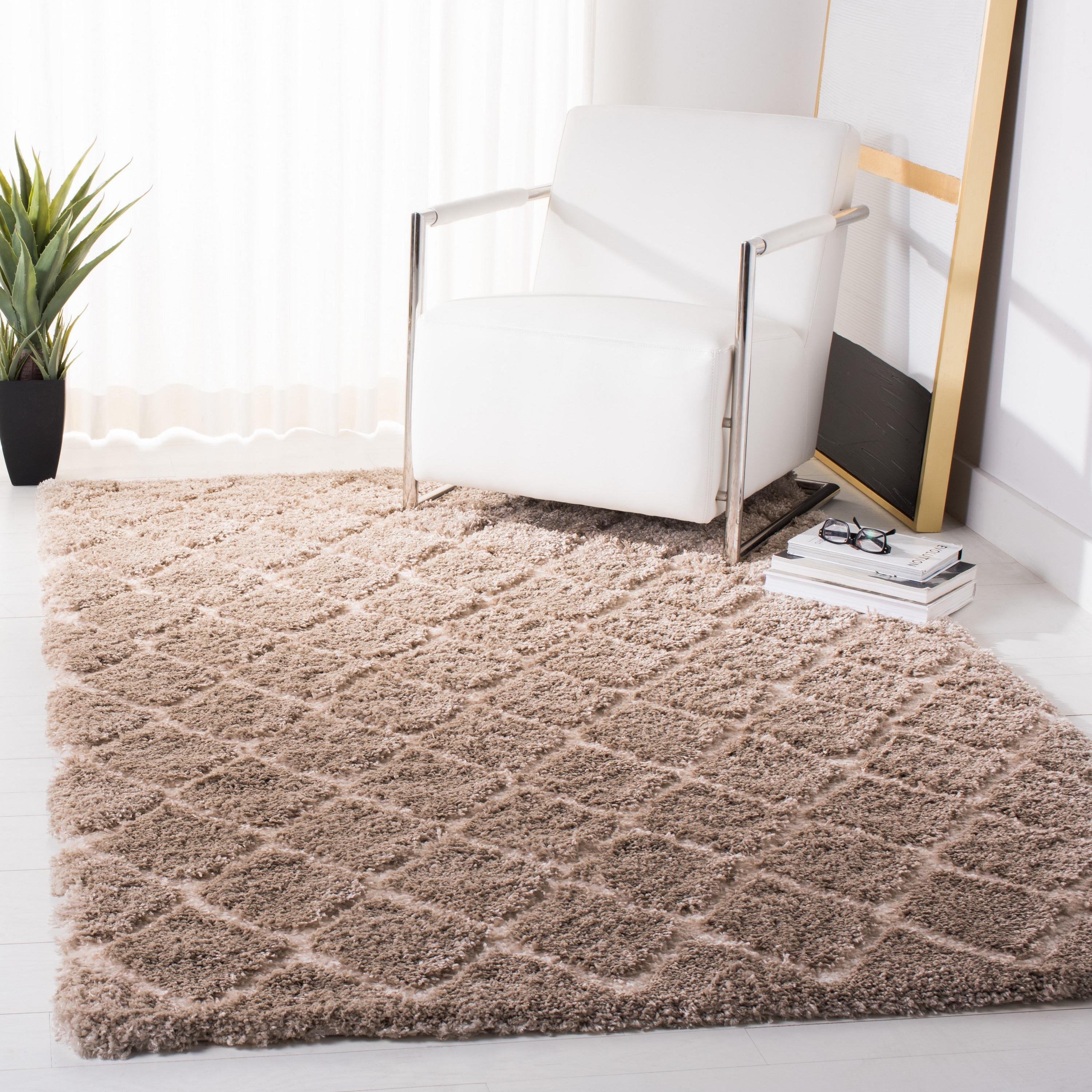 Beige and Cream Geometric Shag Runner Rug, 3' x 5'