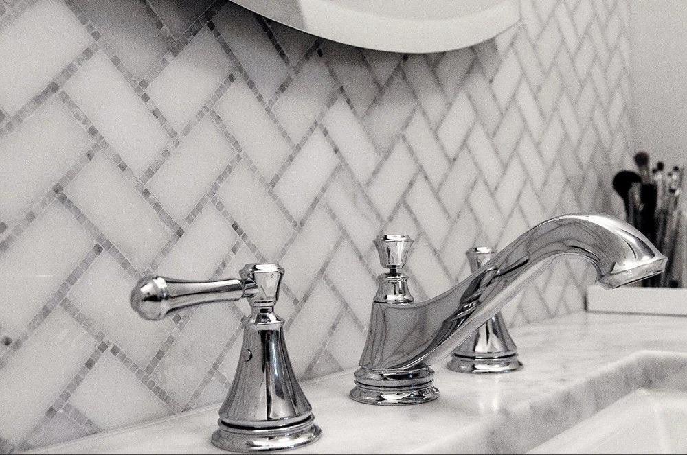 5 pack White and Gray 9.8 in. x 10.8 in. Polished Herringbone Marble Mosaic Floor and Wall Tile (3.68 sq. ft./Case)