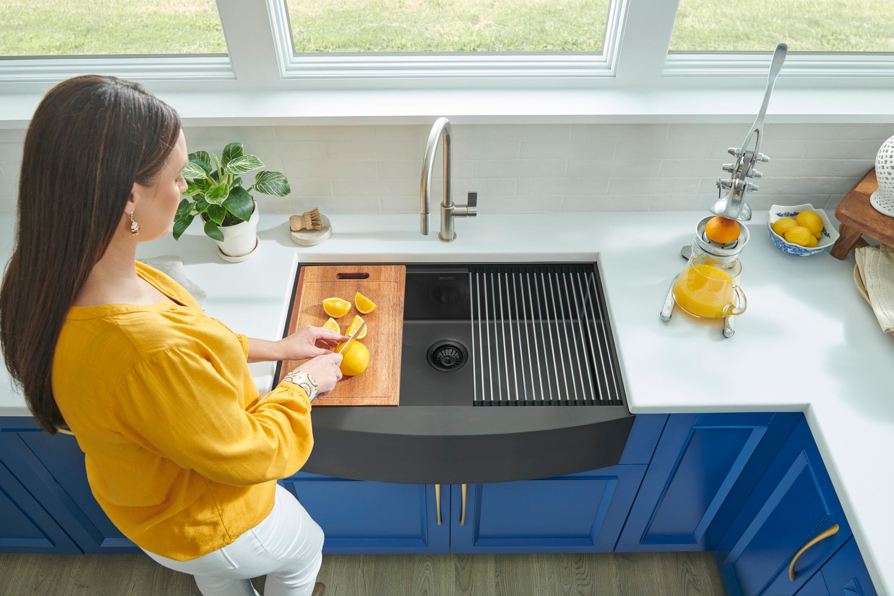 Ruvati Ruvati 17 x 11 inch LedgeFit Bamboo Replacement Cutting Board for Ruvati Workstation Sinks