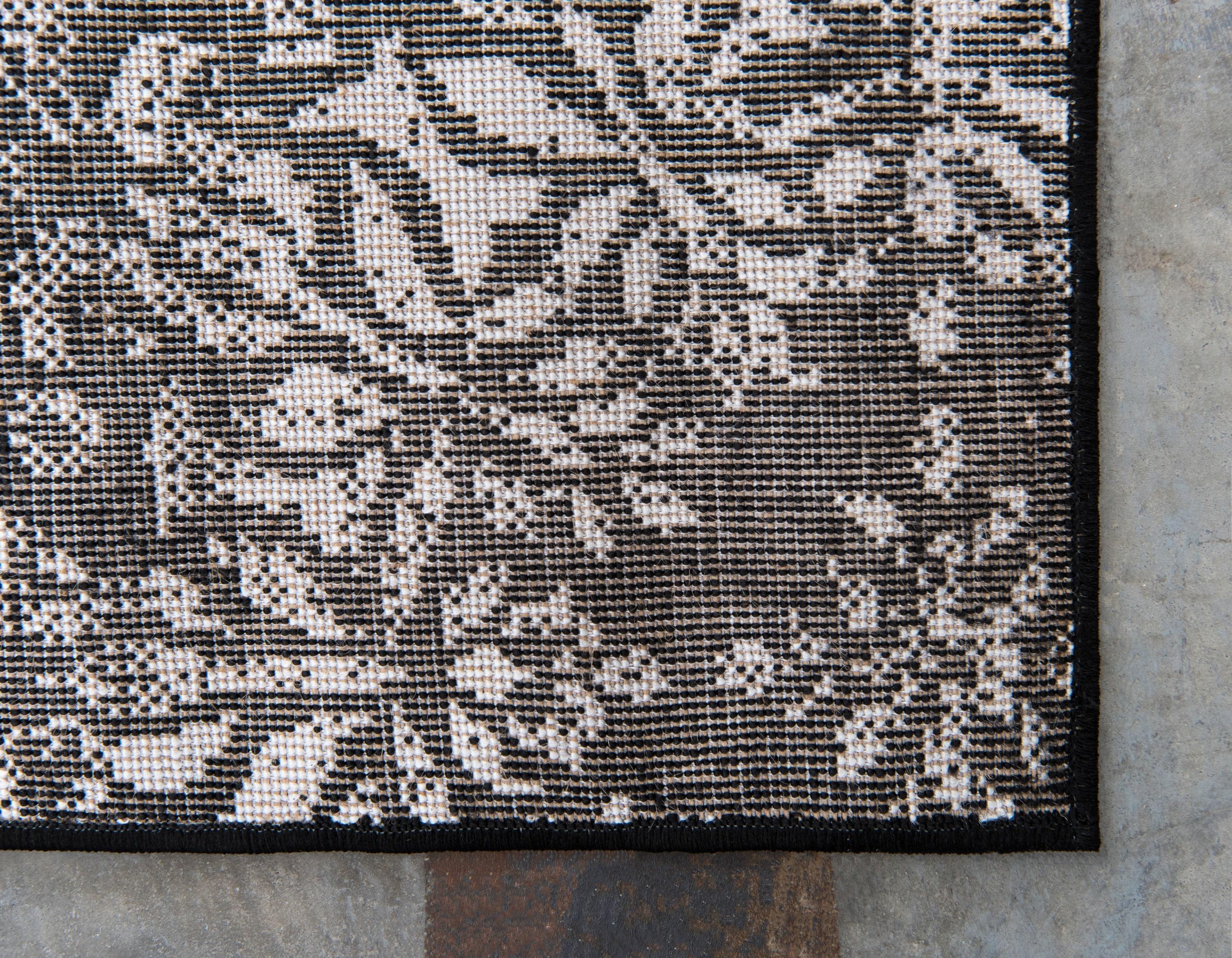 Unique Loom 4' 0 x 6' 0 Sofia Grand Black Area Rug