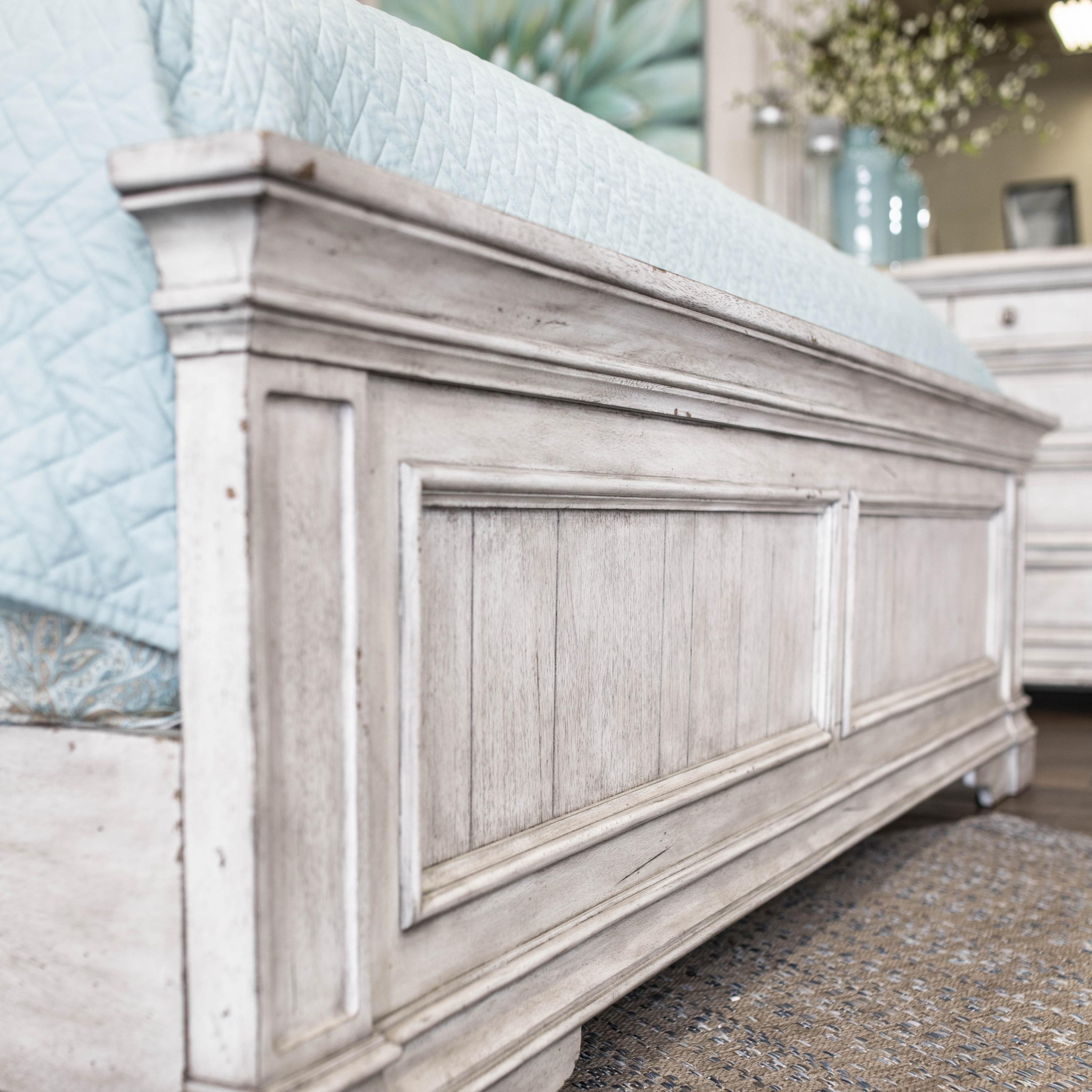 Steve Silver Highland Park King Bed - Rustic Ivory