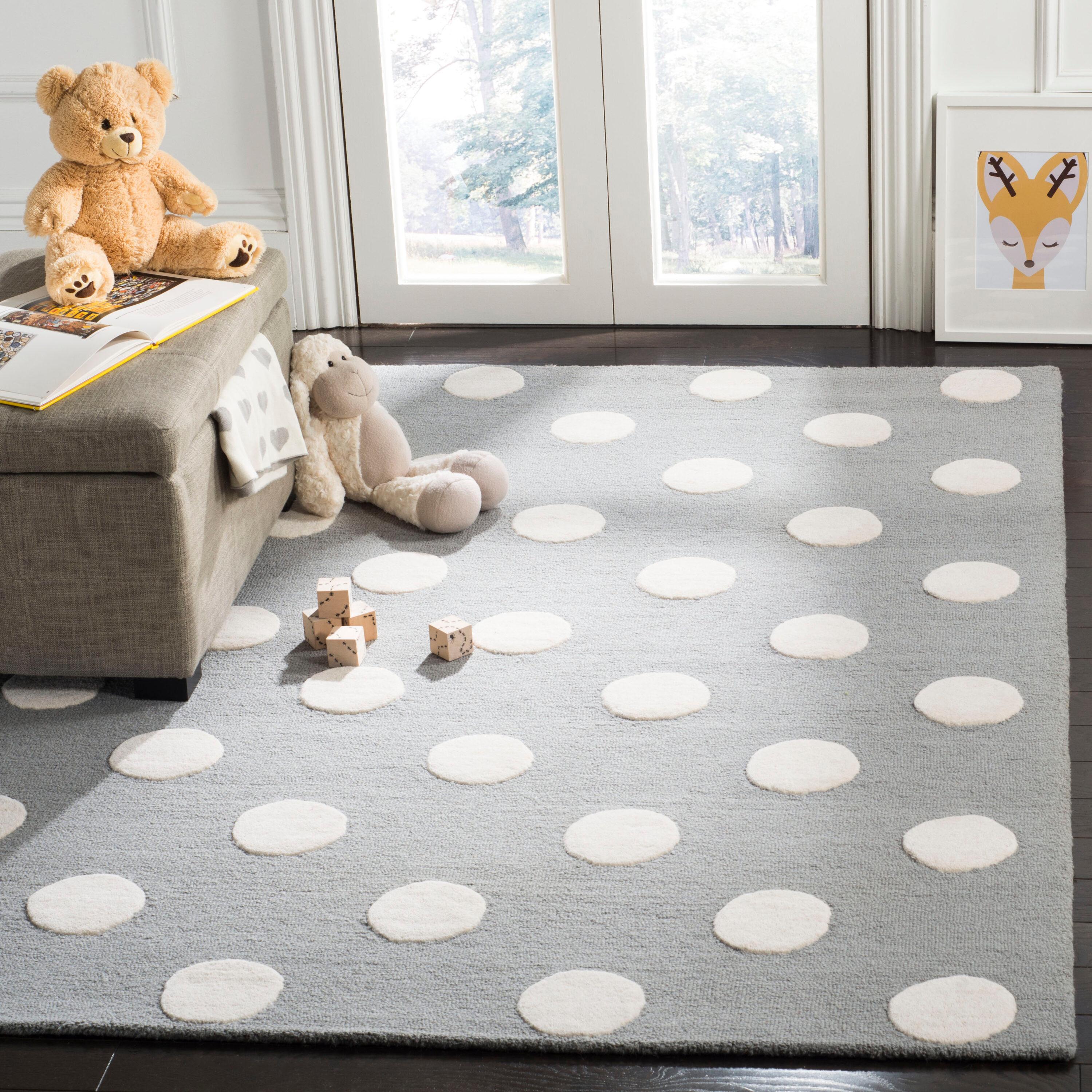 Safavieh Kids Polka Dots SFK904 Hand Tufted Indoor Accent Rug - Grey/Ivory - 4'x6' - Safavieh