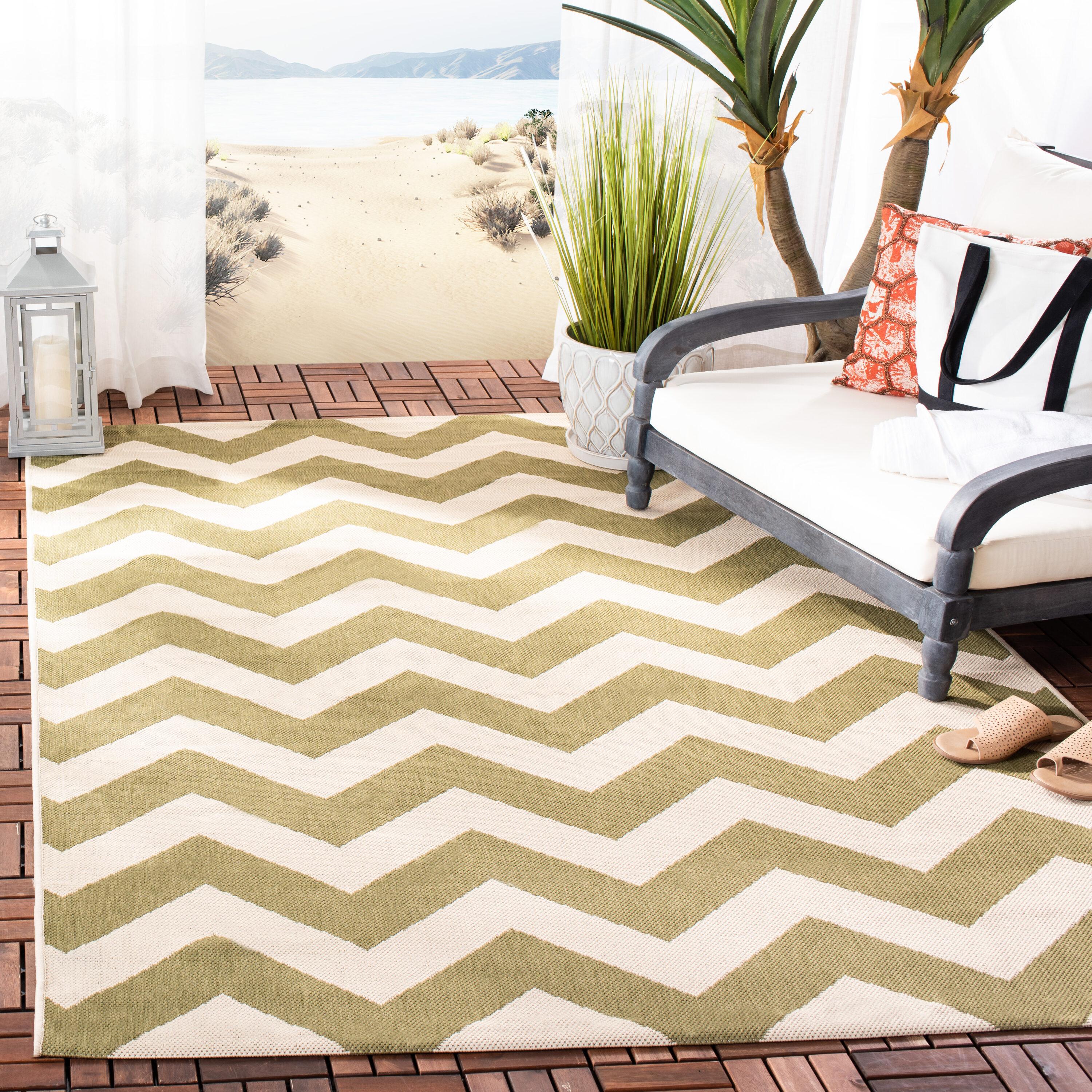 Green and Beige Chevron Square Synthetic Indoor/Outdoor Rug, 4' x 4'