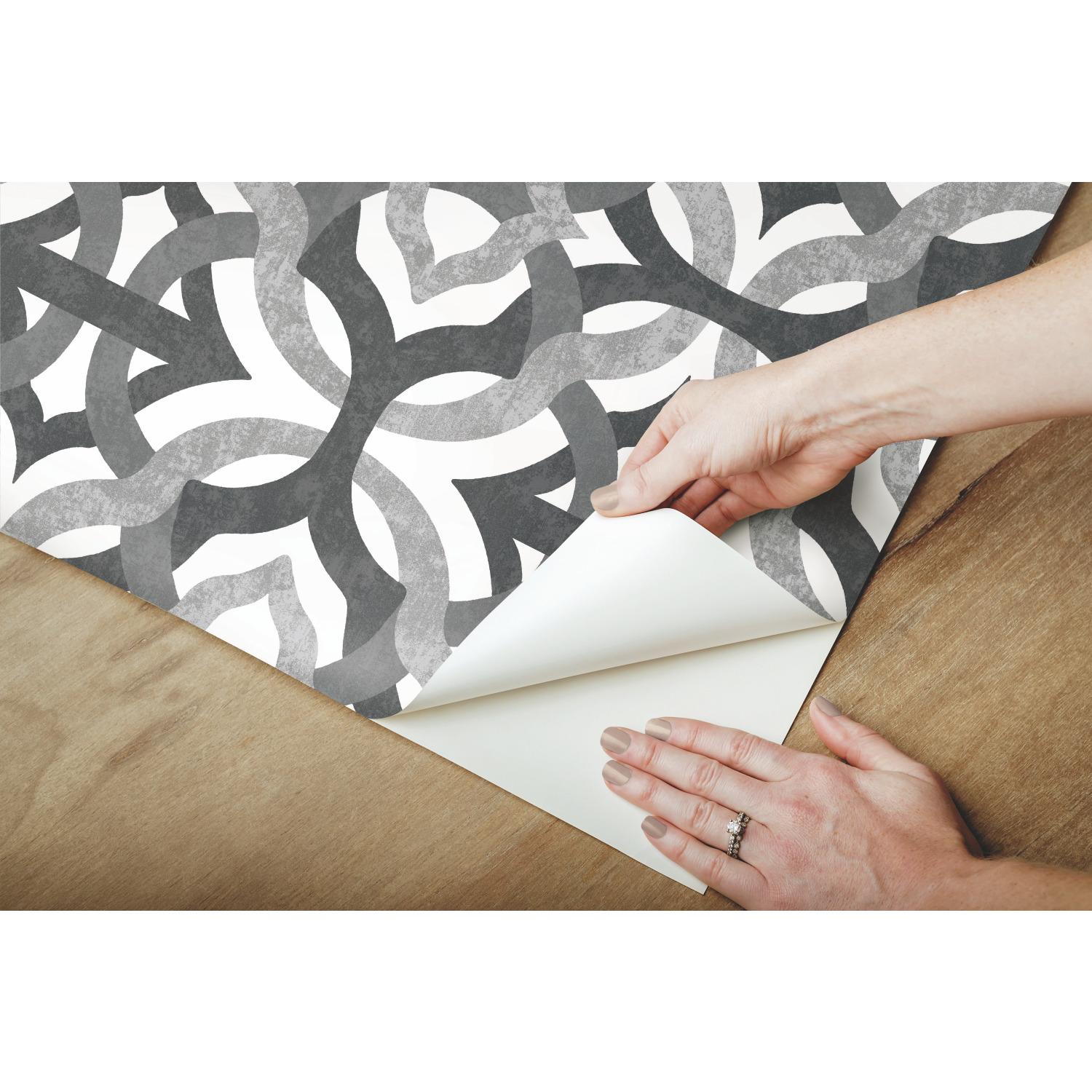 Waverly Peel & Stick Geometric Roll