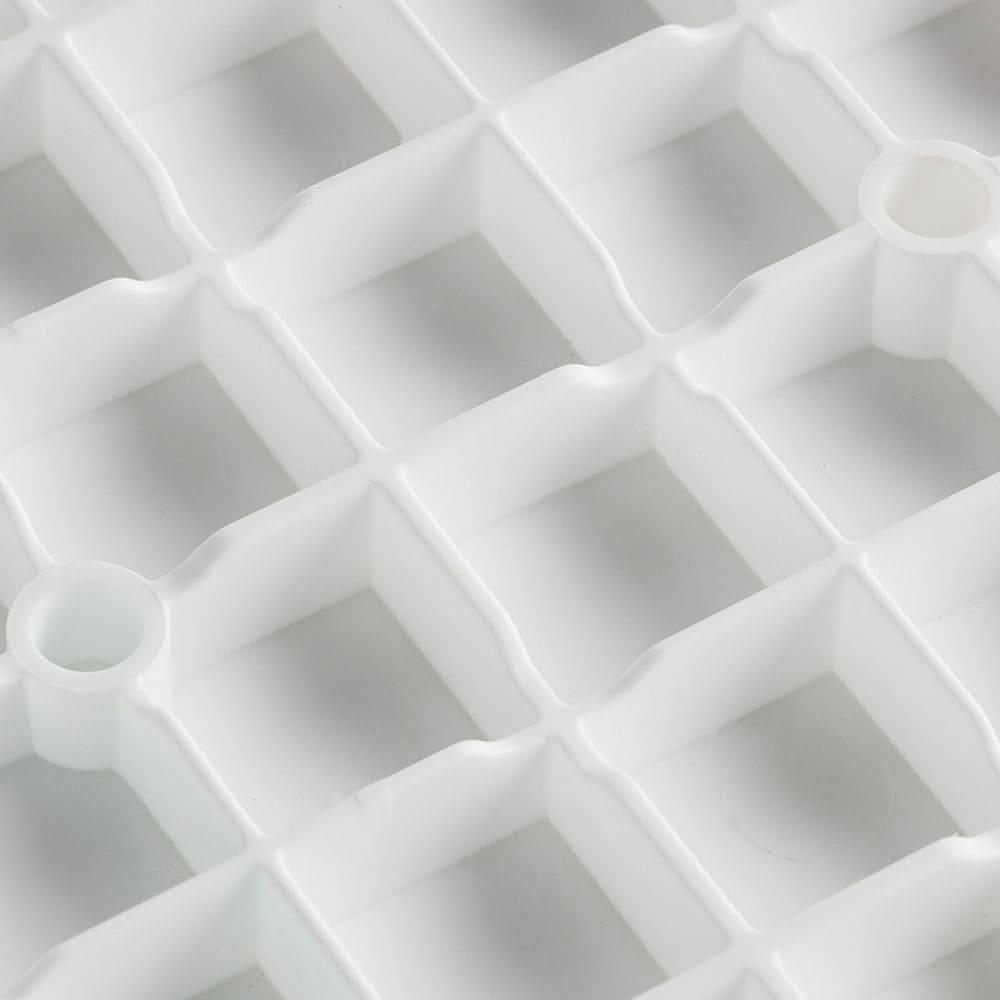 12 in. W x 12 in. L Artic White Diamondtrax Home Modular Polypropylene Flooring (10-Tile/Pack) (10 sq. ft.)