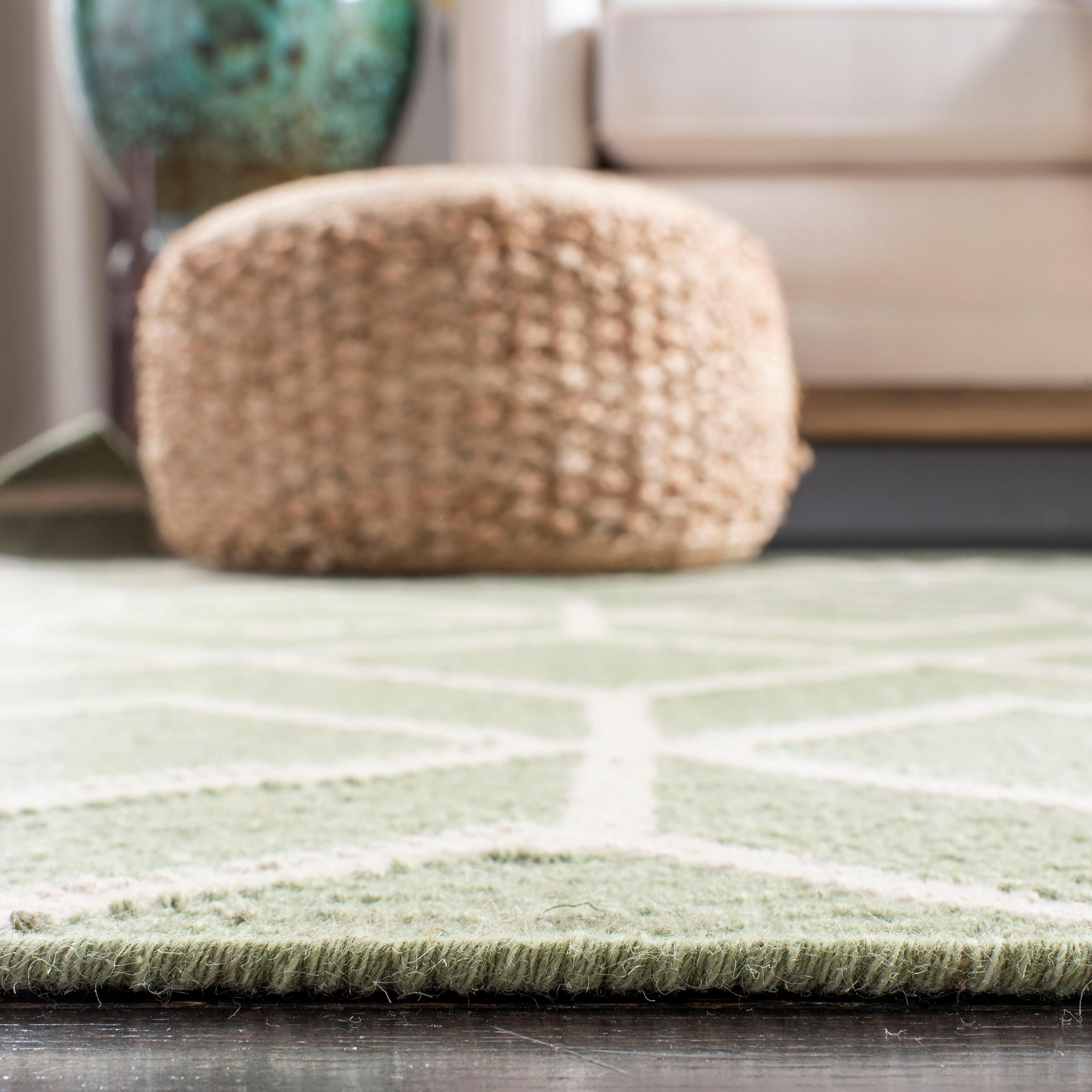 SAFAVIEH Dhurrie Addison Geometric Moroccan Wool Runner Rug, Sage/Ivory, 2'6" x 8'