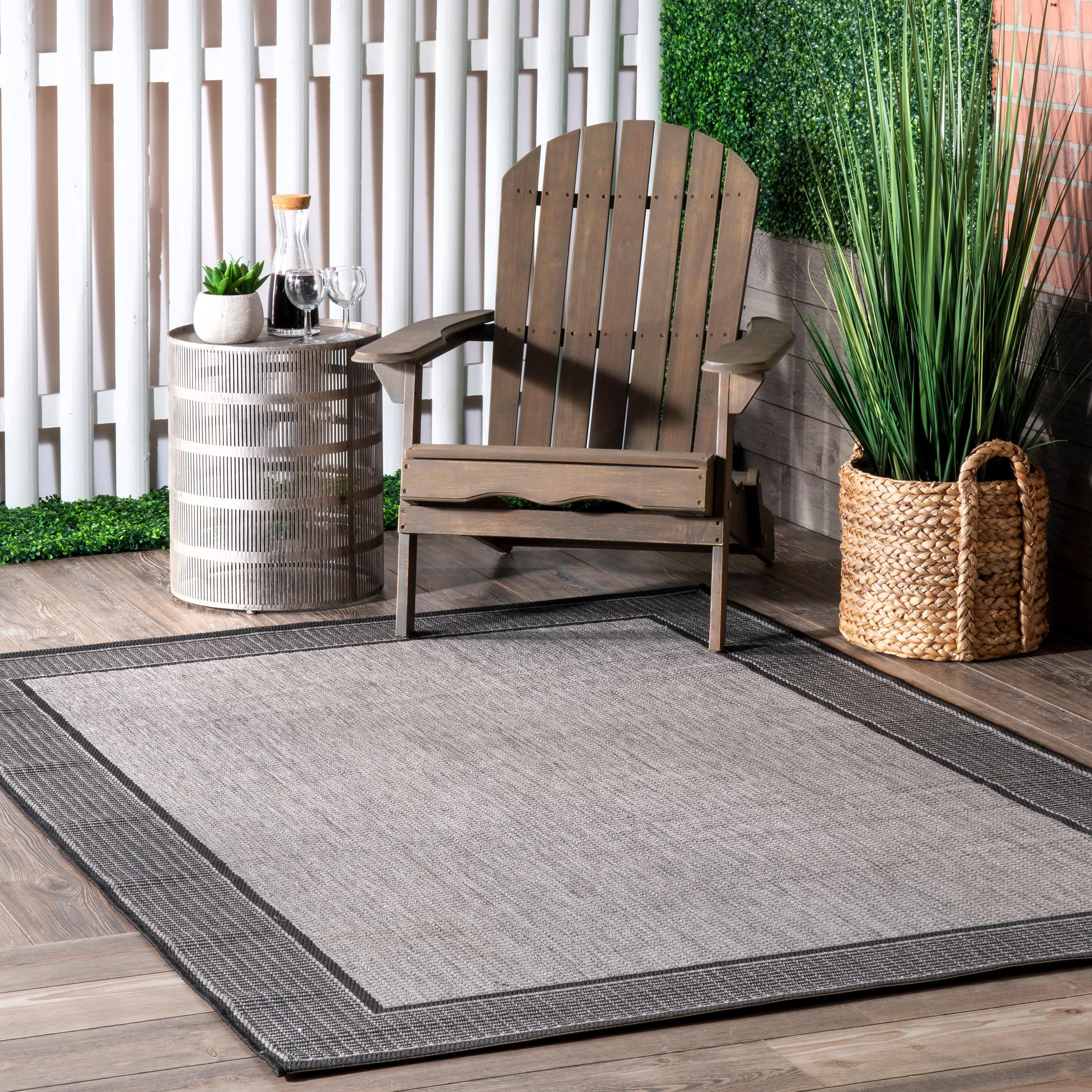 Nuloom Gris Bordered 10 Square Indoor/Outdoor Area Rug for Living Room Patio Deck Front Porch Kitchen, Grey/Black