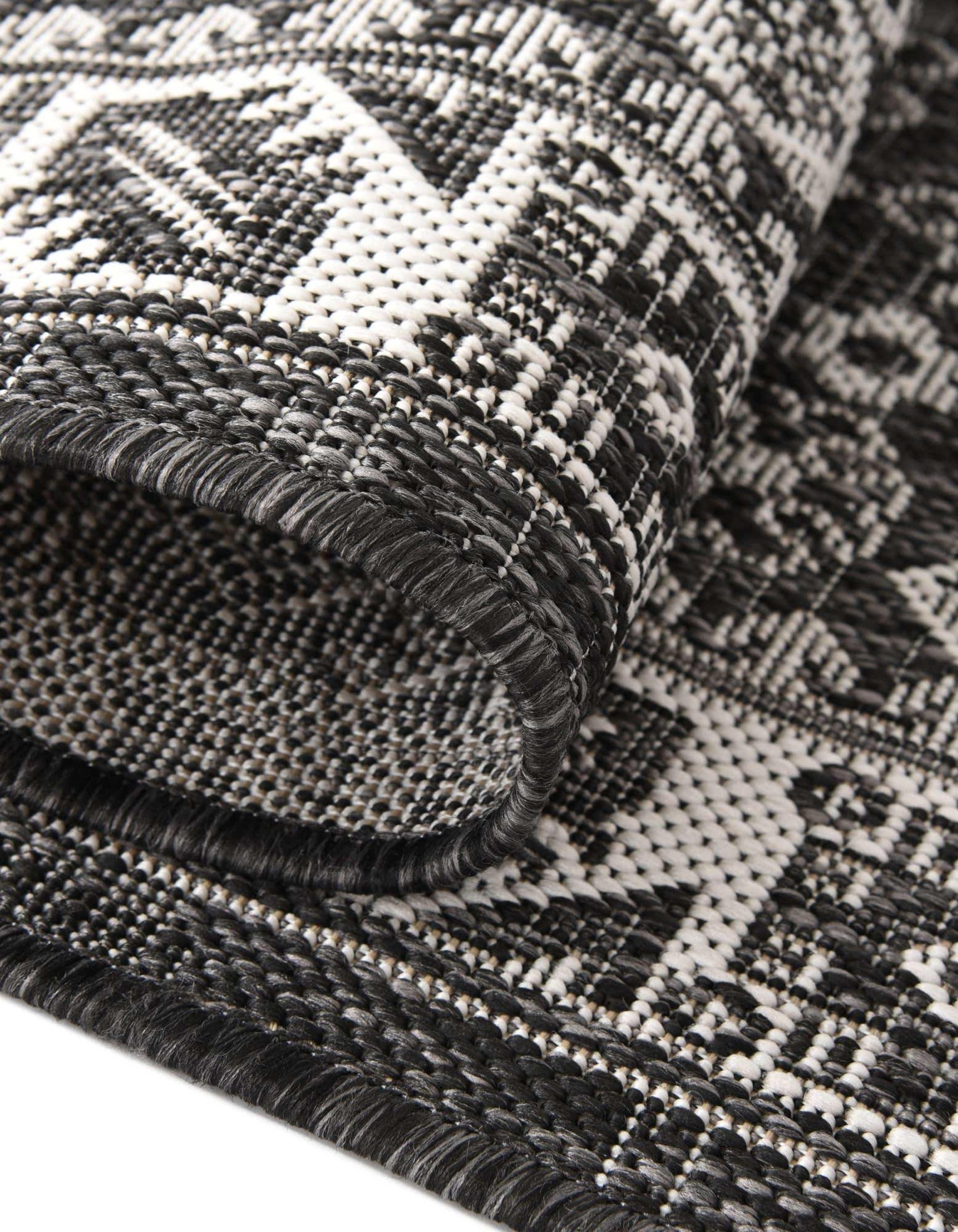 Unique Loom 7' 10 x 7' 10 Square Indoor/Outdoor Aztec Charcoal Gray Area Rug