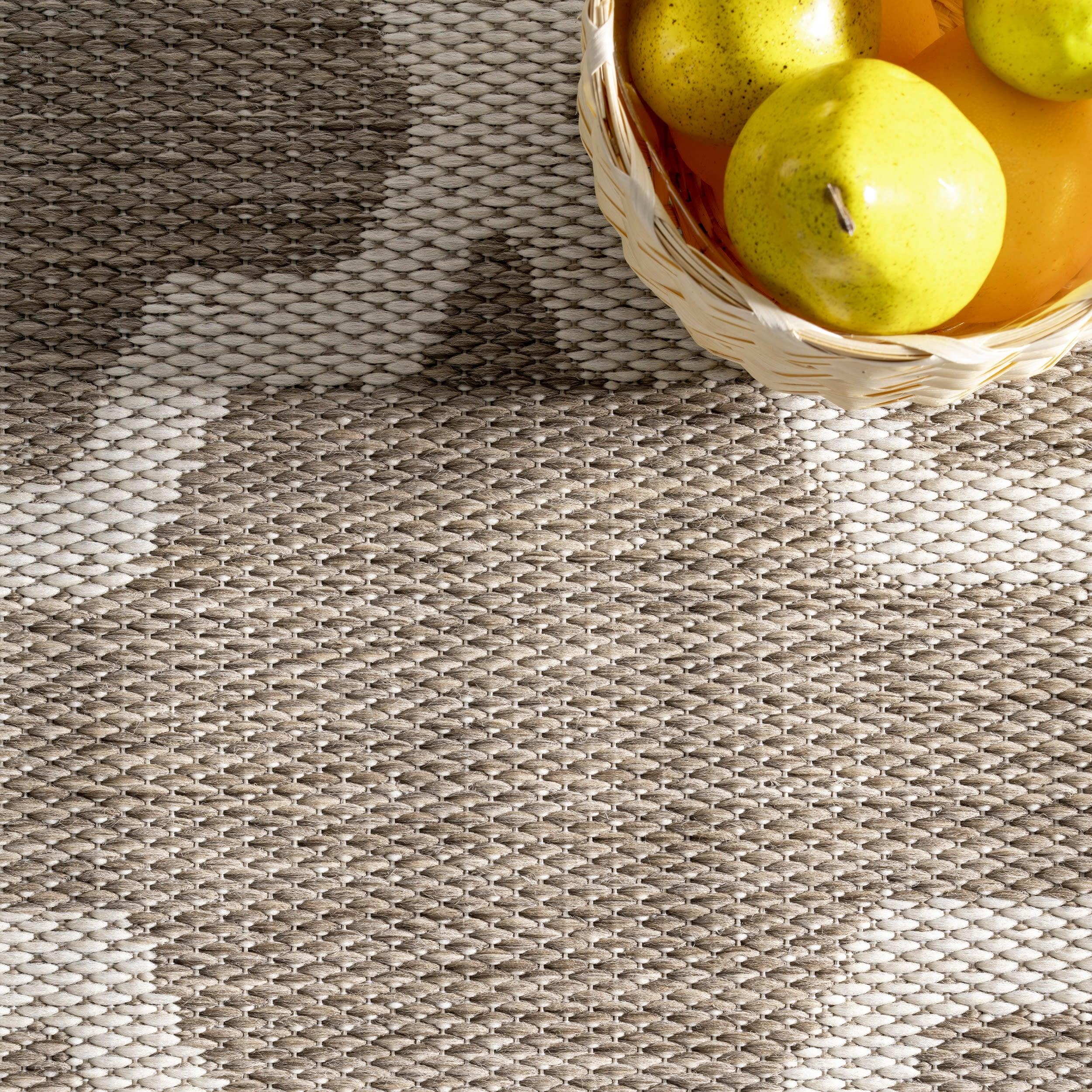 Nuloom Gina Trellis 4x6 Indoor/Outdoor Area Rug for Living Room Patio Deck Front Porch Kitchen, Taupe/Ivory