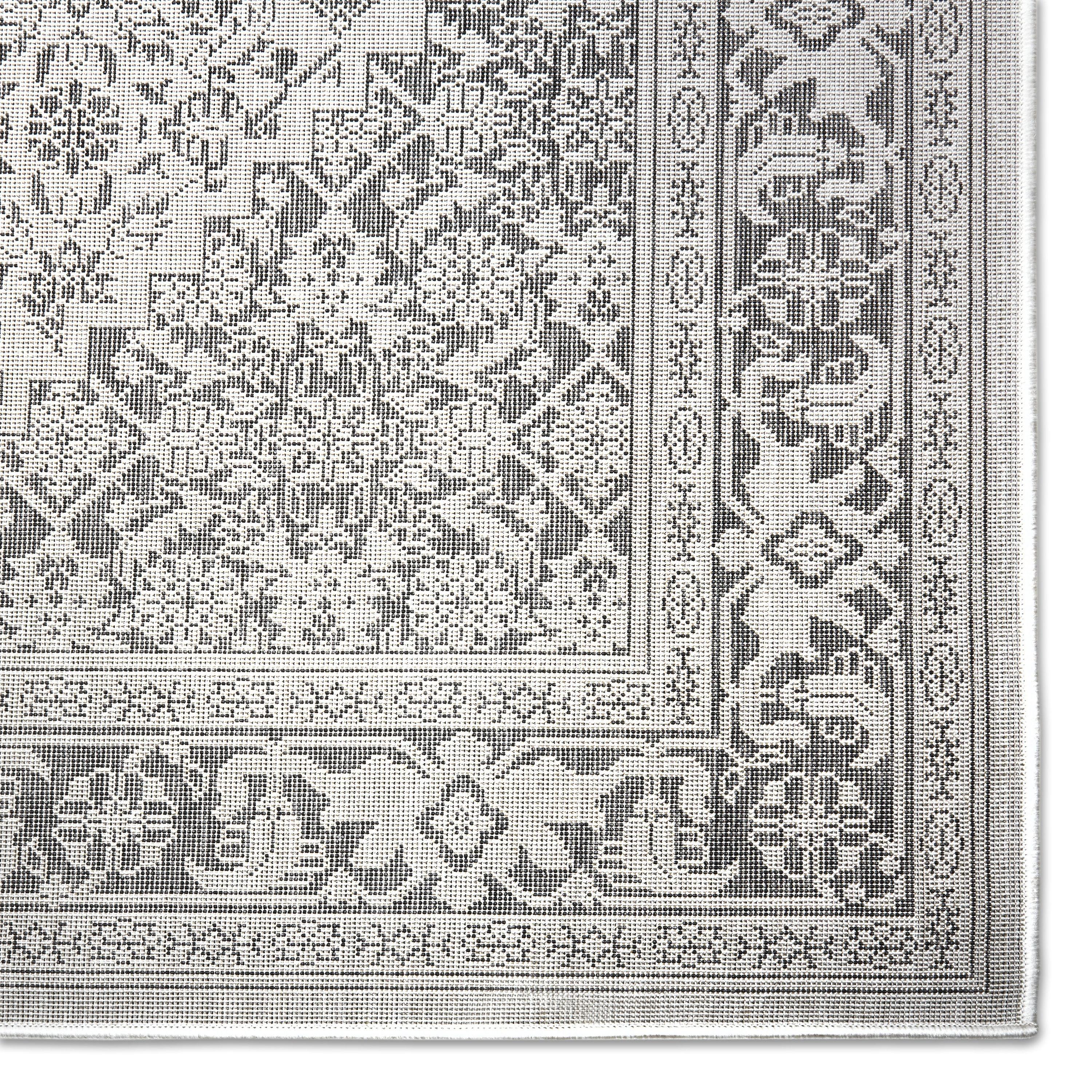 Nicole Miller New York Patio Country Dahlia Medallion Indoor/Outdoor Area Rug Grey/Black