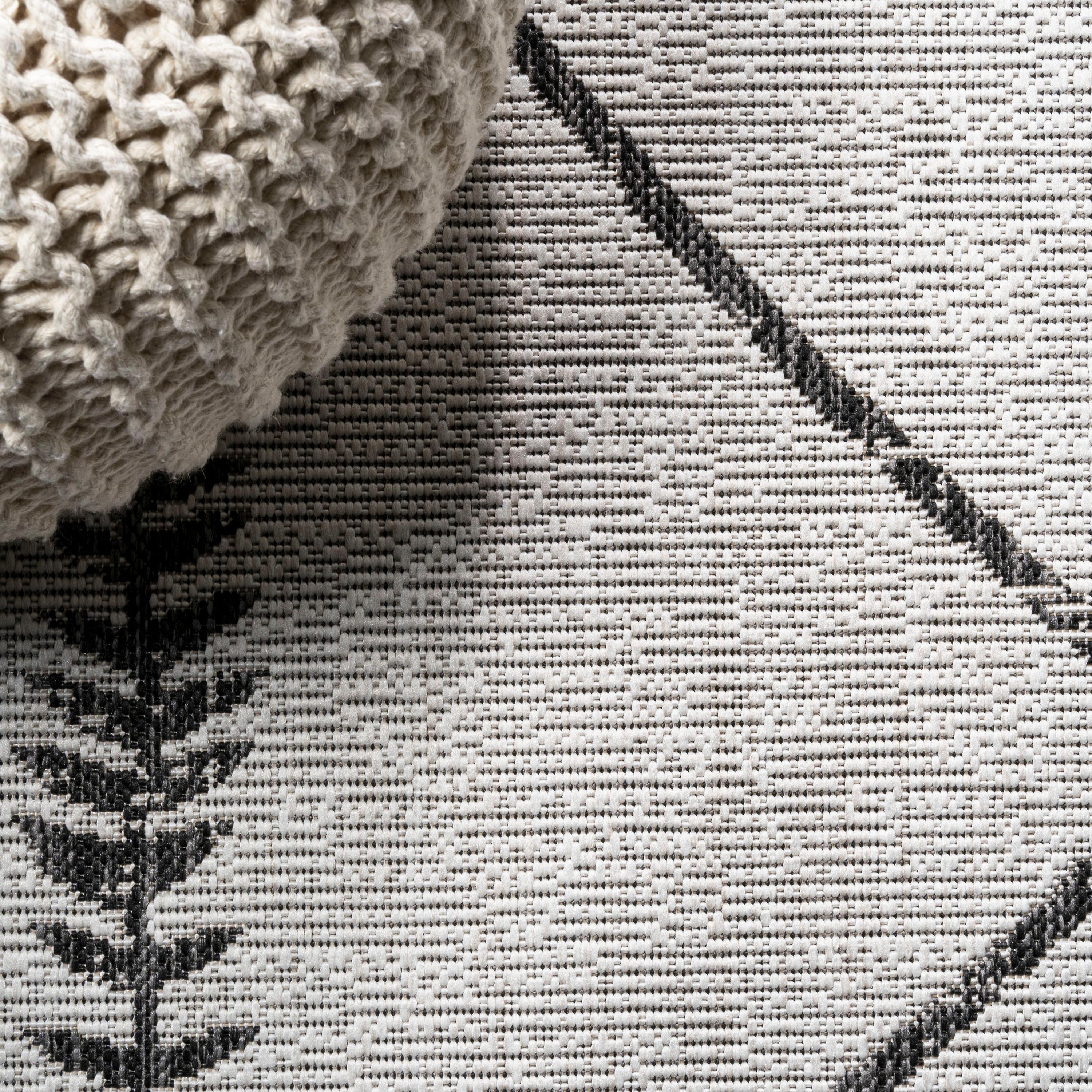 3'x5' Derya  Diamond Trellis Indoor/Outdoor Area Rug, Ivory/Black - JONATHAN Y