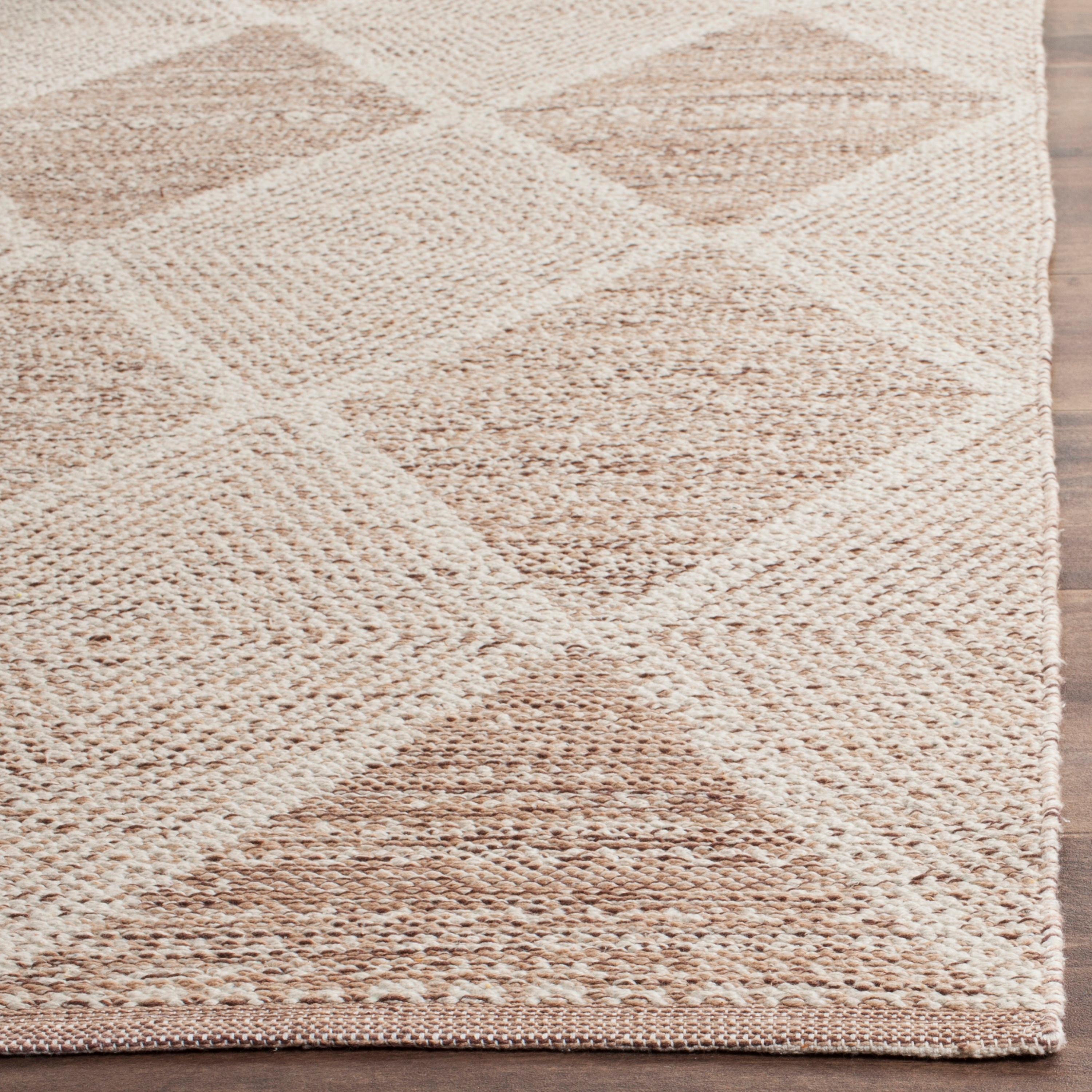 Montauk MTK822 Hand Woven Indoor Accent Rug - Beige - 2'3"x5' - Safavieh.