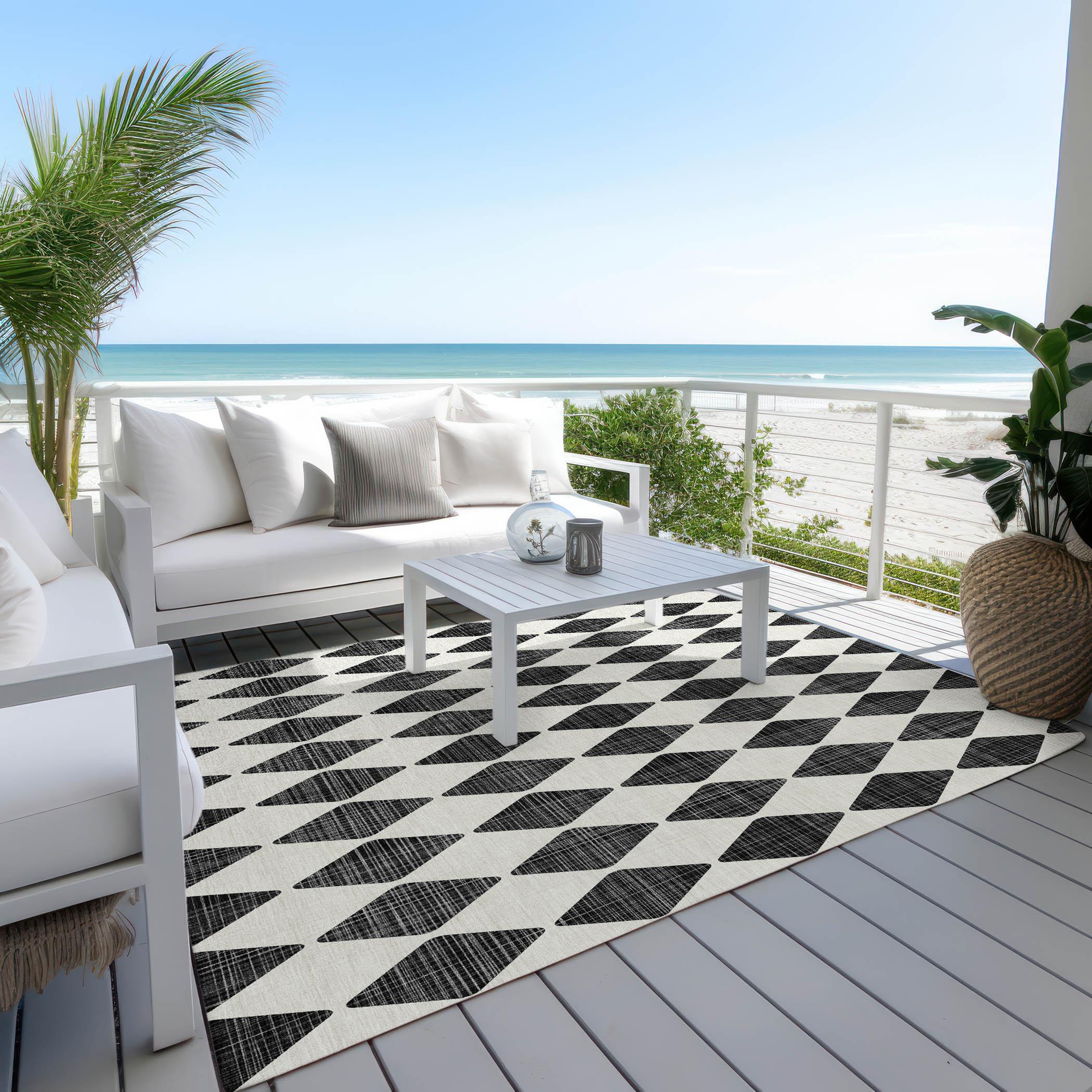 Chantille ACN578 Black 5 ft. x 7 ft. 6 in. Machine Washable Indoor/Outdoor Geometric Area Rug