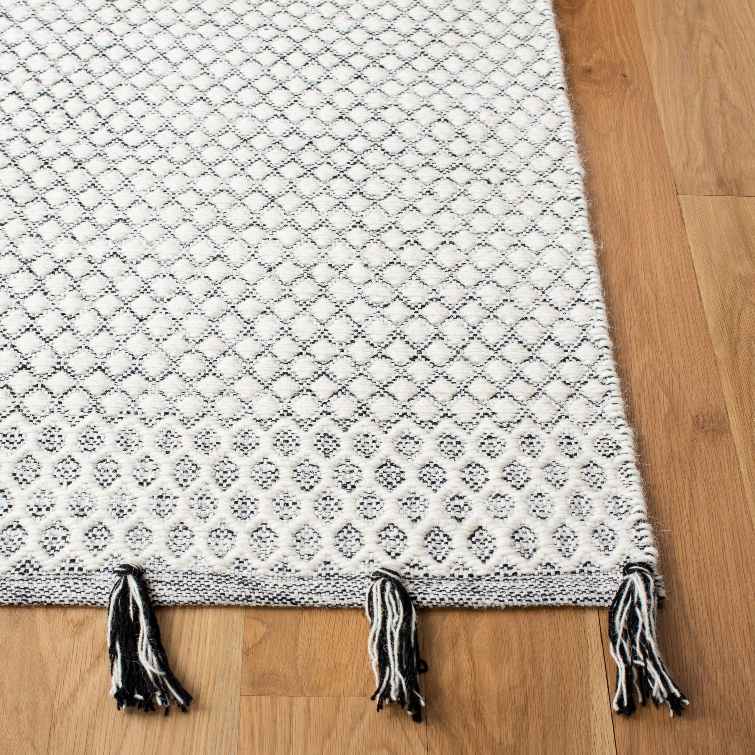 Montauk MTK813 Hand Woven Area Rug - Ivory/Black - 3'x5' - Safavieh.