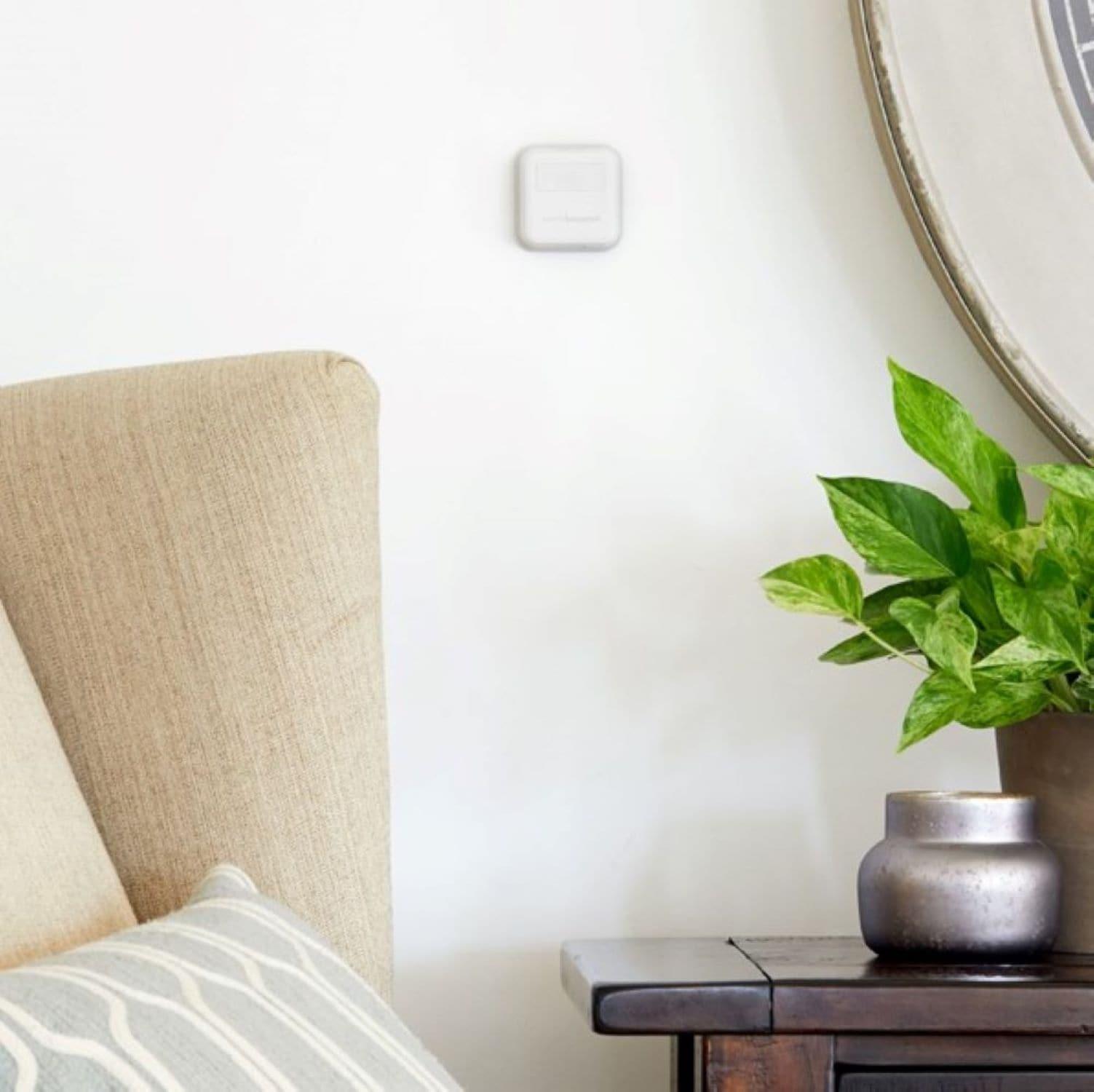 Honeywell Home Smart Room Sensor: Wireless Thermostat Control, Smartphone App, T9 Compatible, White, 2-Year Warranty