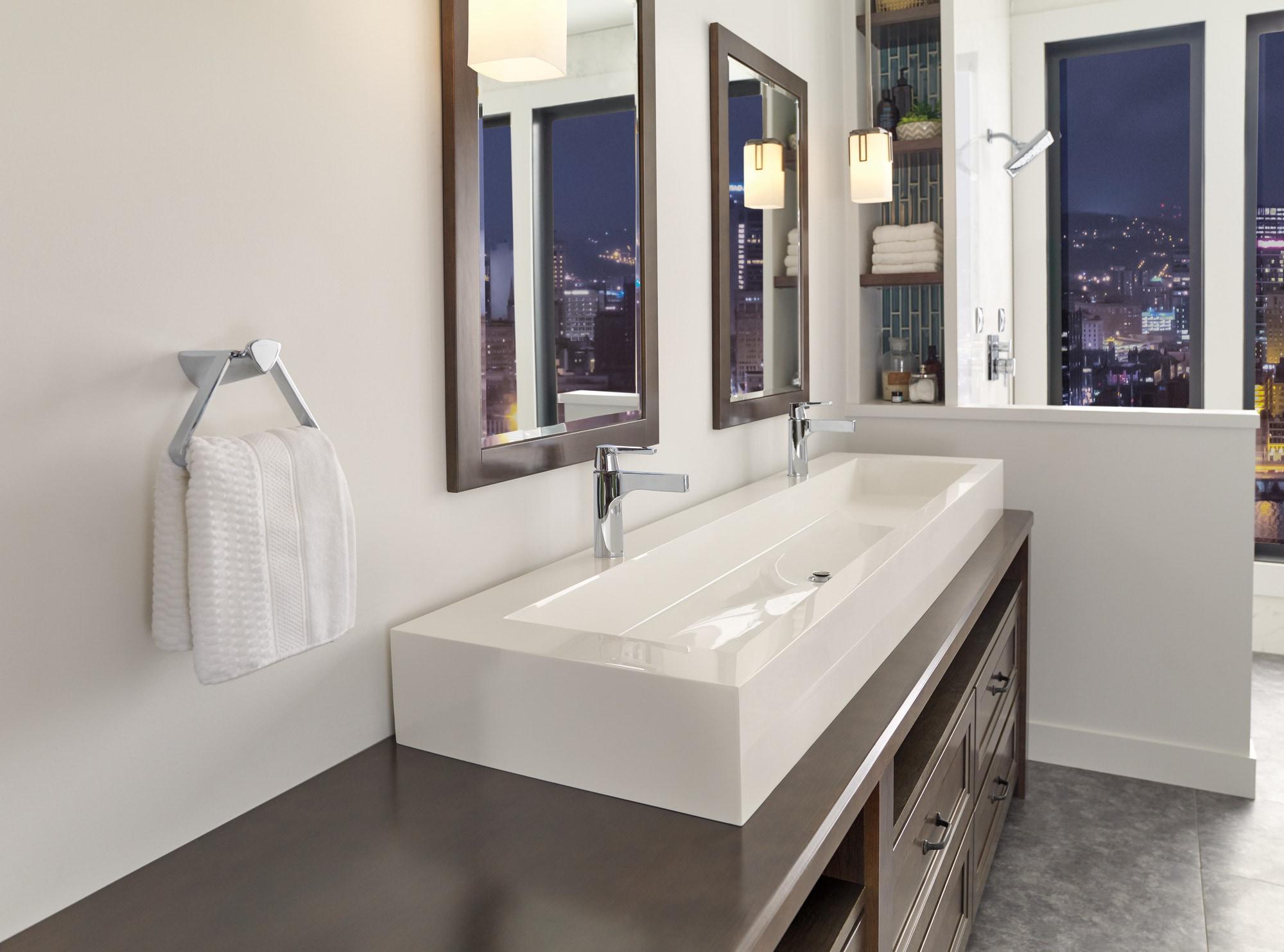 Zura Single Hole Bathroom Faucet with Drain Assembly