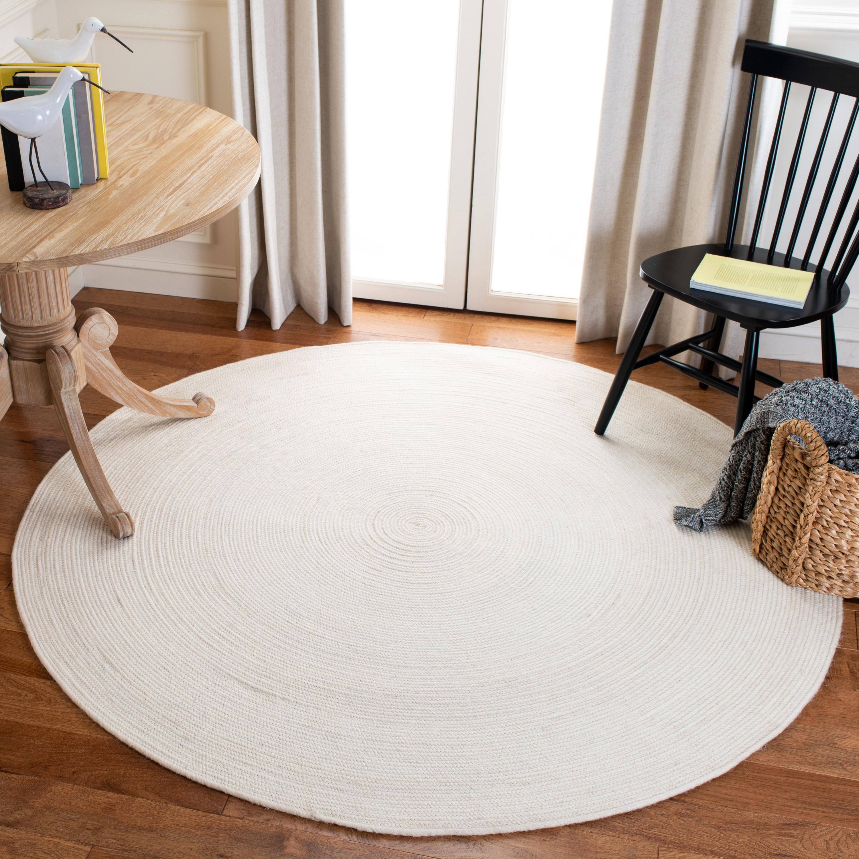 Braided BRD901 Hand Woven Indoor Area Rug - Ivory - 5' Round - Safavieh
