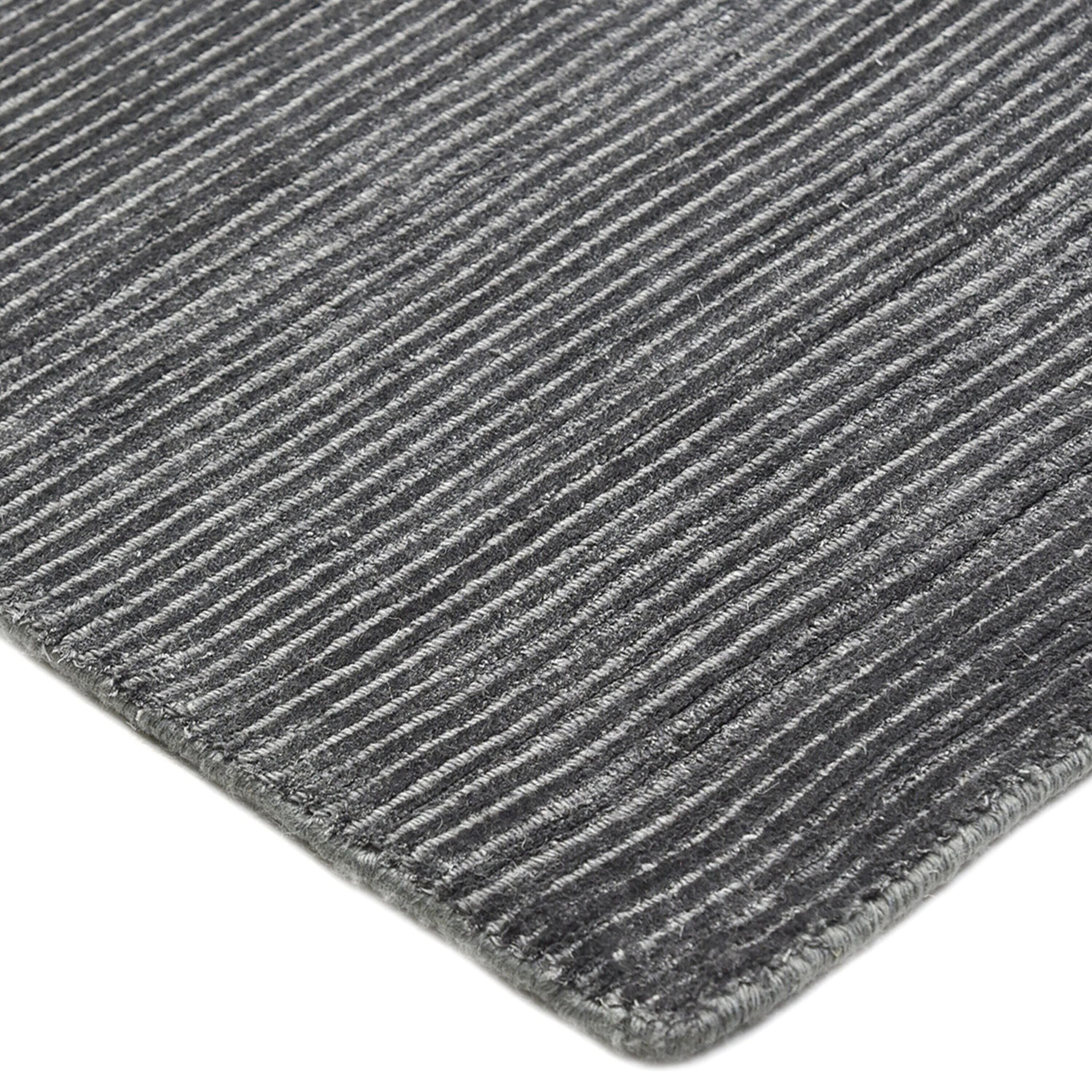 Minh Rug - 5' x 8'