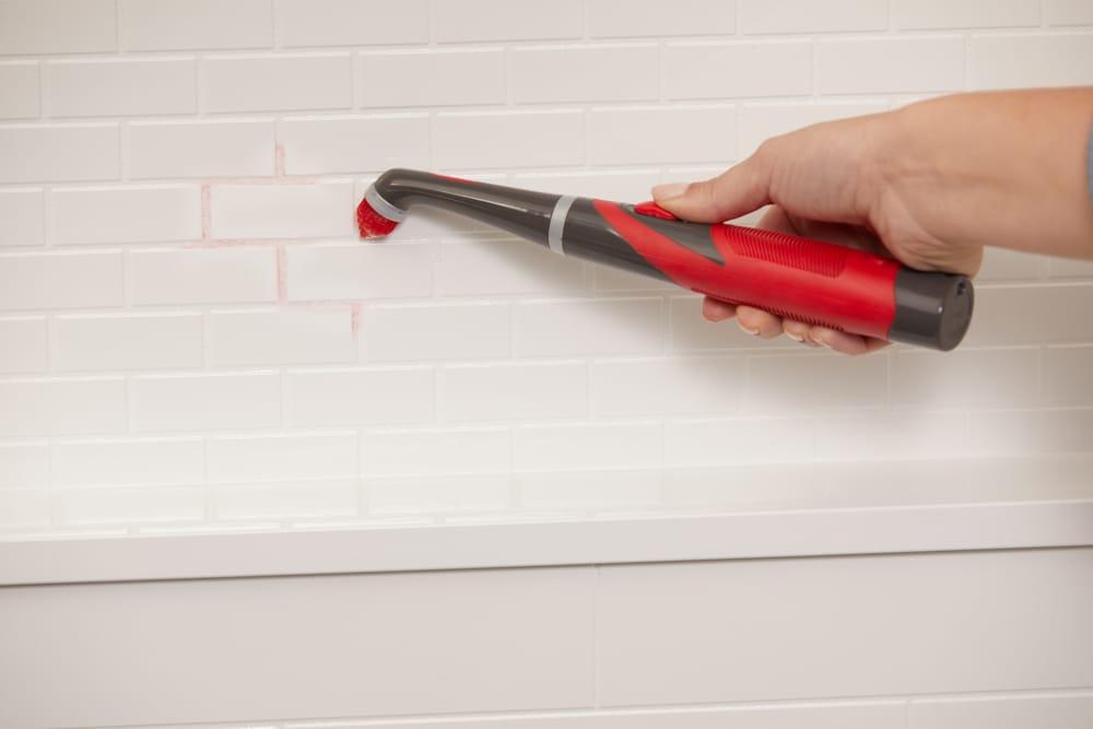 Rubbermaid Power Scrubber with 1 All-Purpose Scrubbing Head and 1 Grout Scrubbing Head