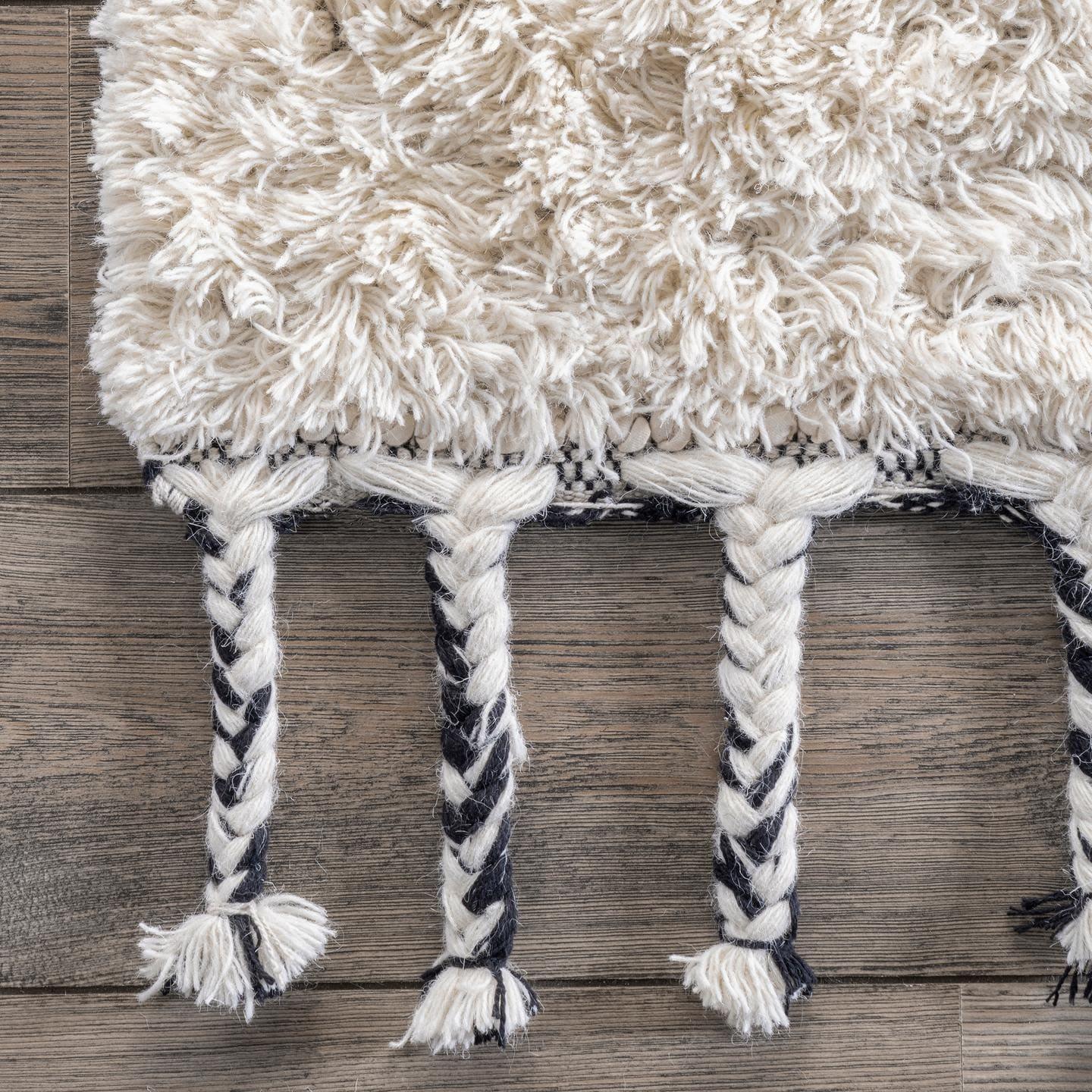 Nuloom Handmade Striped Delia Shag Indoor Area Rug, 5' x 8', Ivory