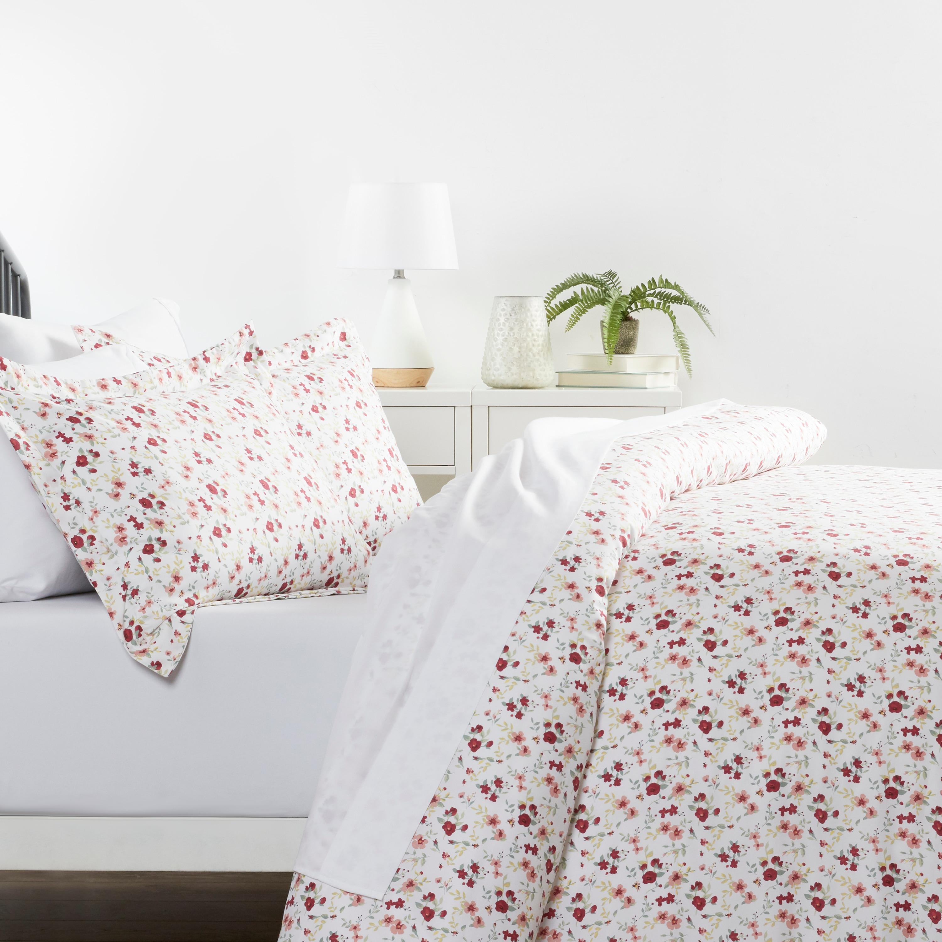 Simply Soft™ Traditional Floral Duvet Cover Set