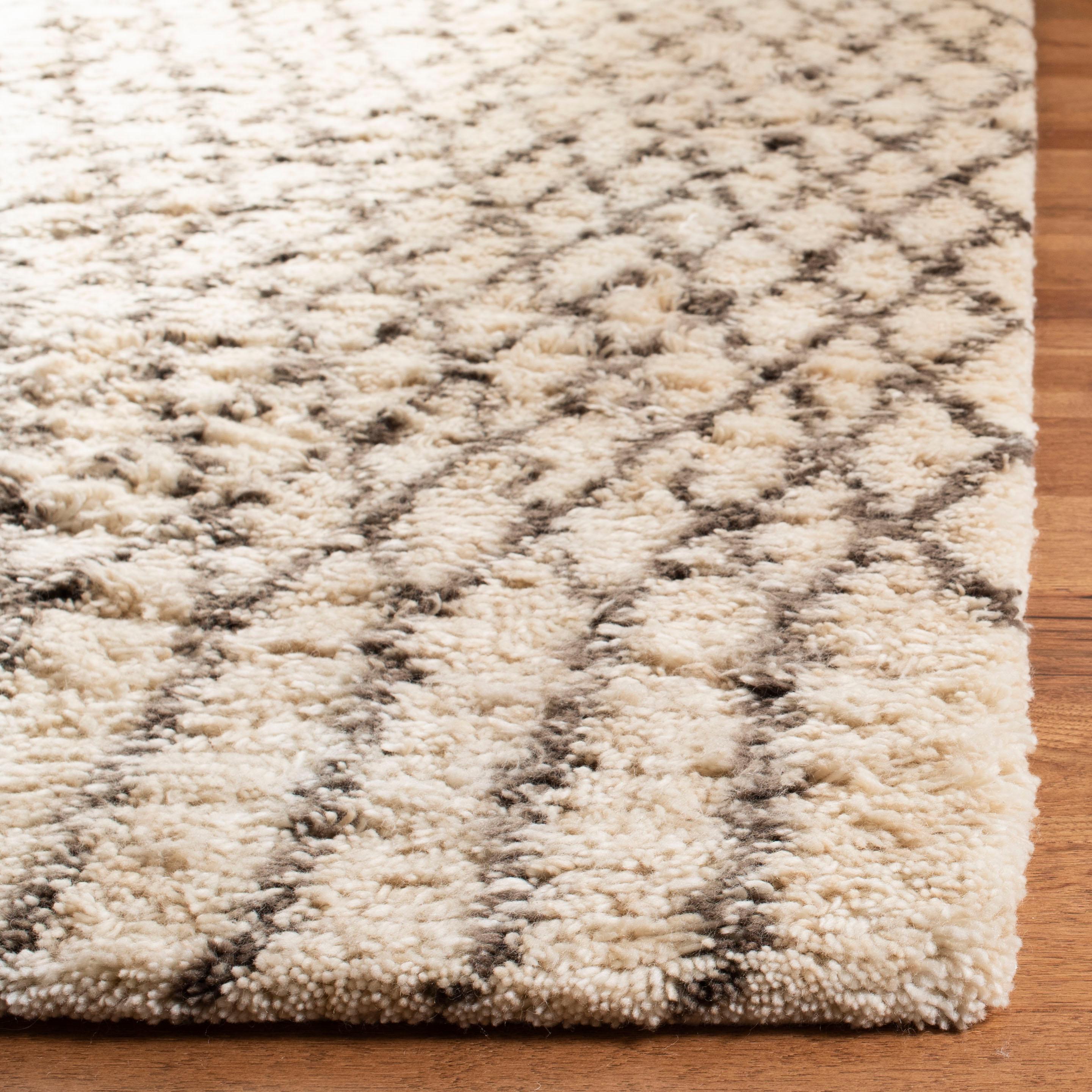 SAFAVIEH Casablanca Amber Abstract Shag Area Rug, Ivory/Grey, 9' x 12'